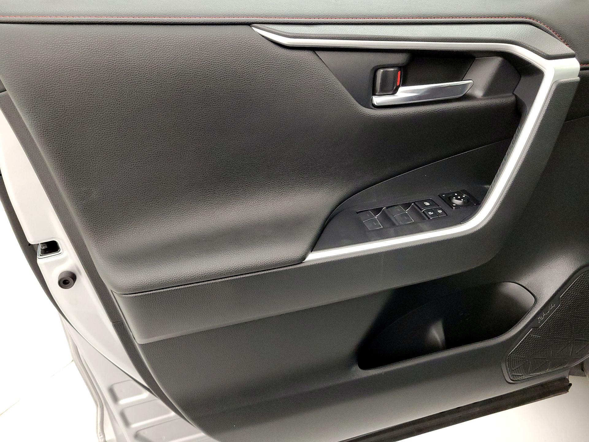 Thumbnail: 2023 Toyota RAV4 - 12