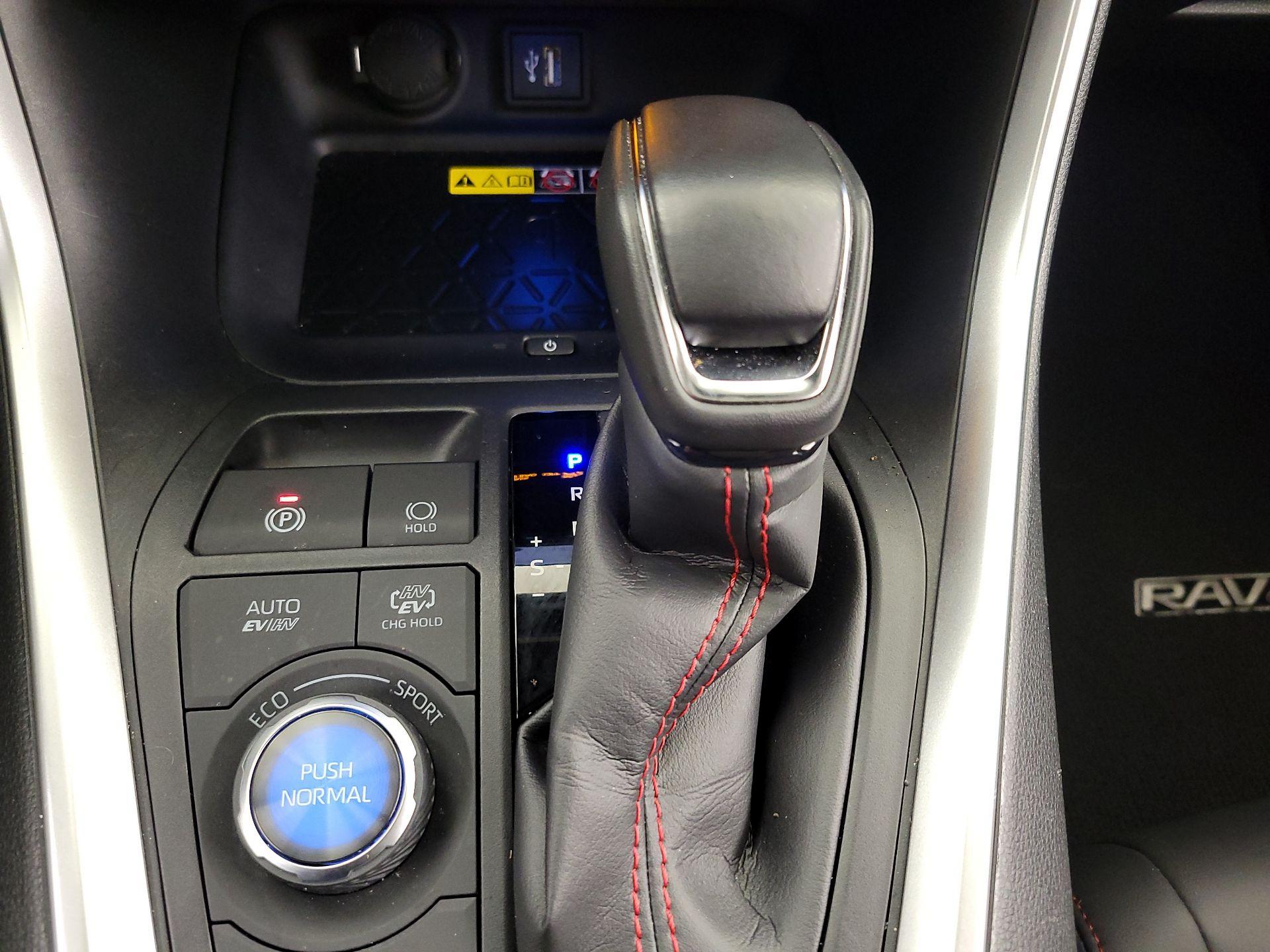 Thumbnail: 2023 Toyota RAV4 - 17