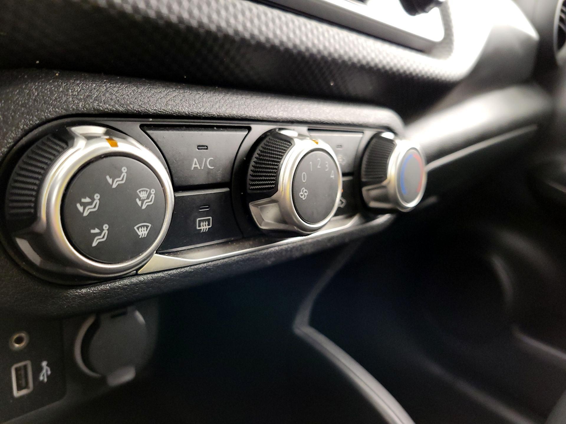 Thumbnail: 2023 Nissan Kicks - 16