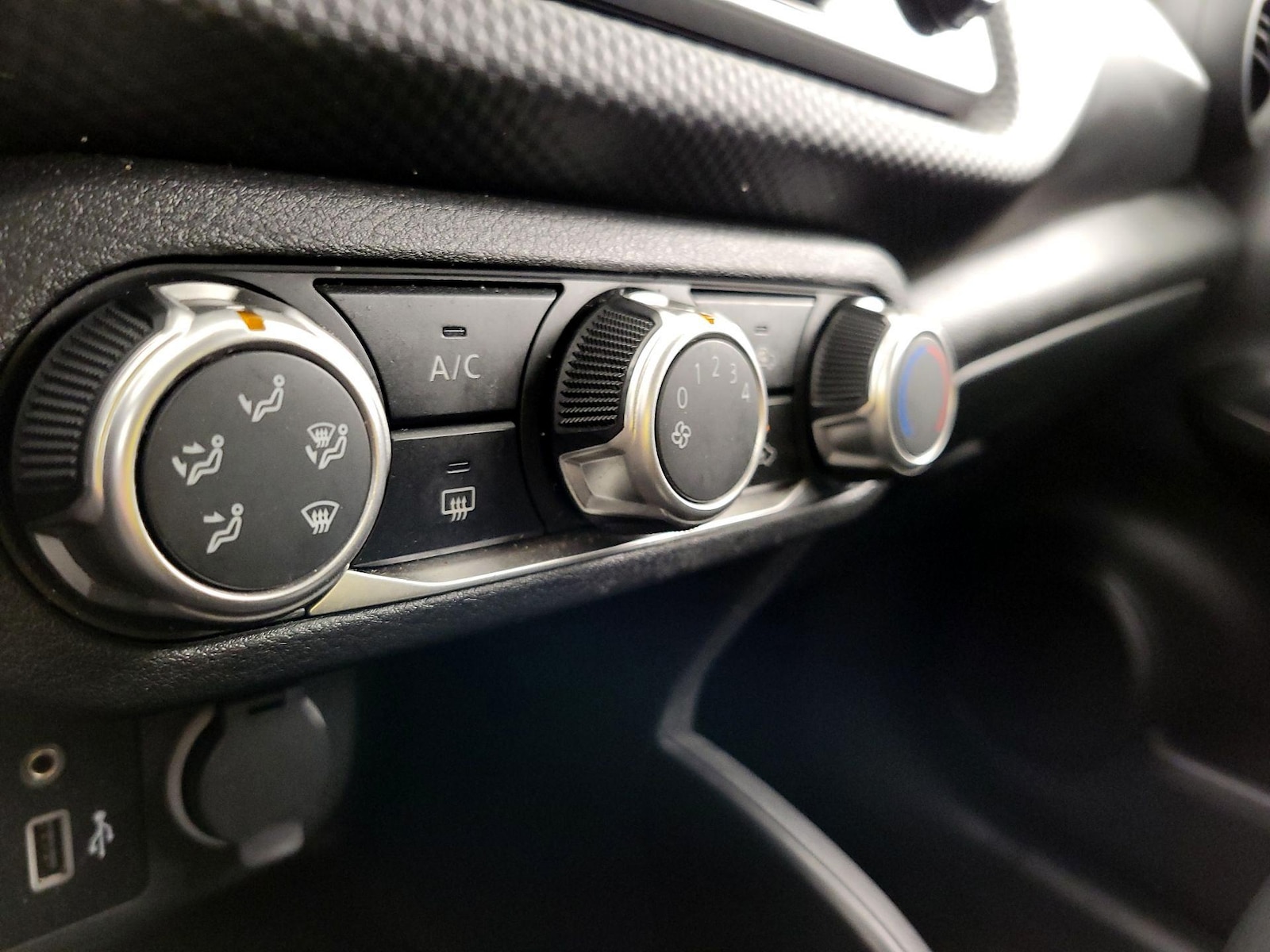 2023 Nissan Kicks S - Photo 17