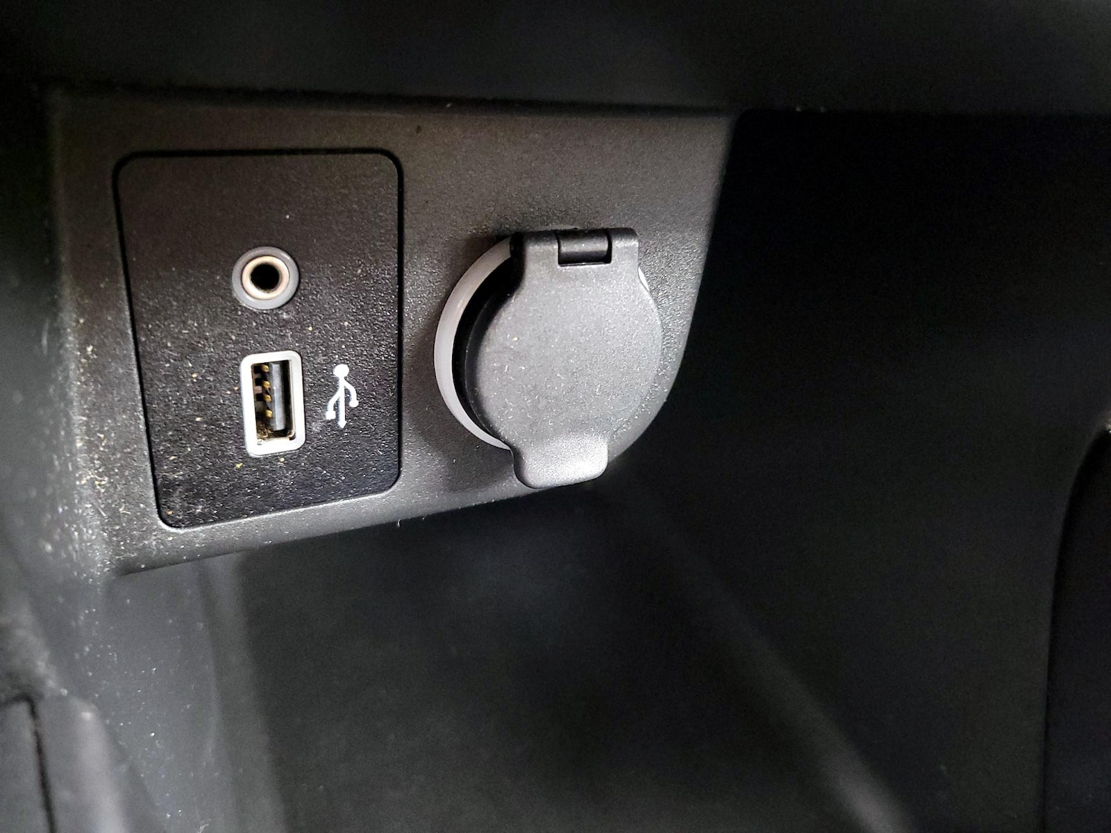 2023 Nissan Kicks S - Photo 19