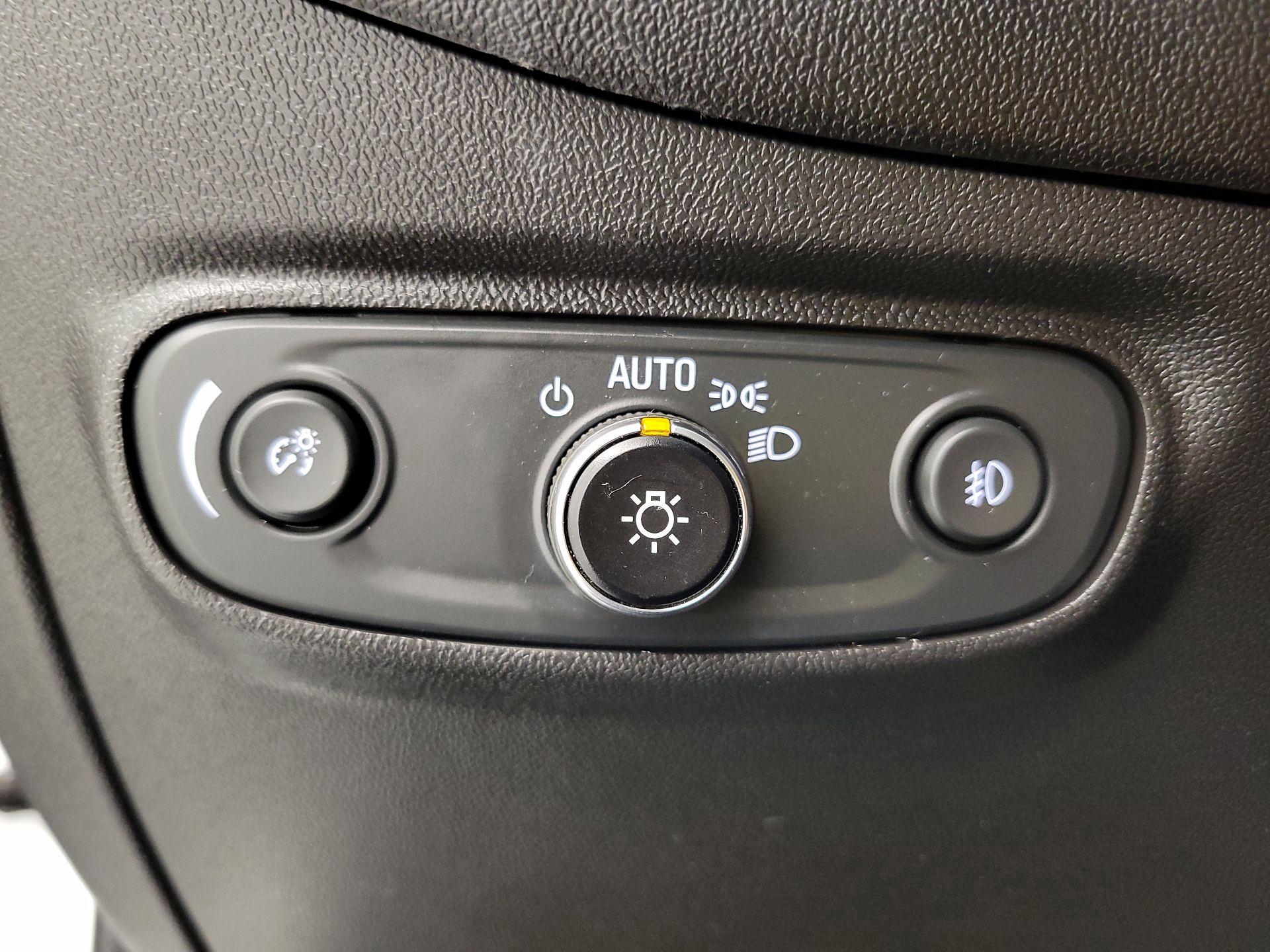 Thumbnail: 2020 Chevrolet Equinox - 13