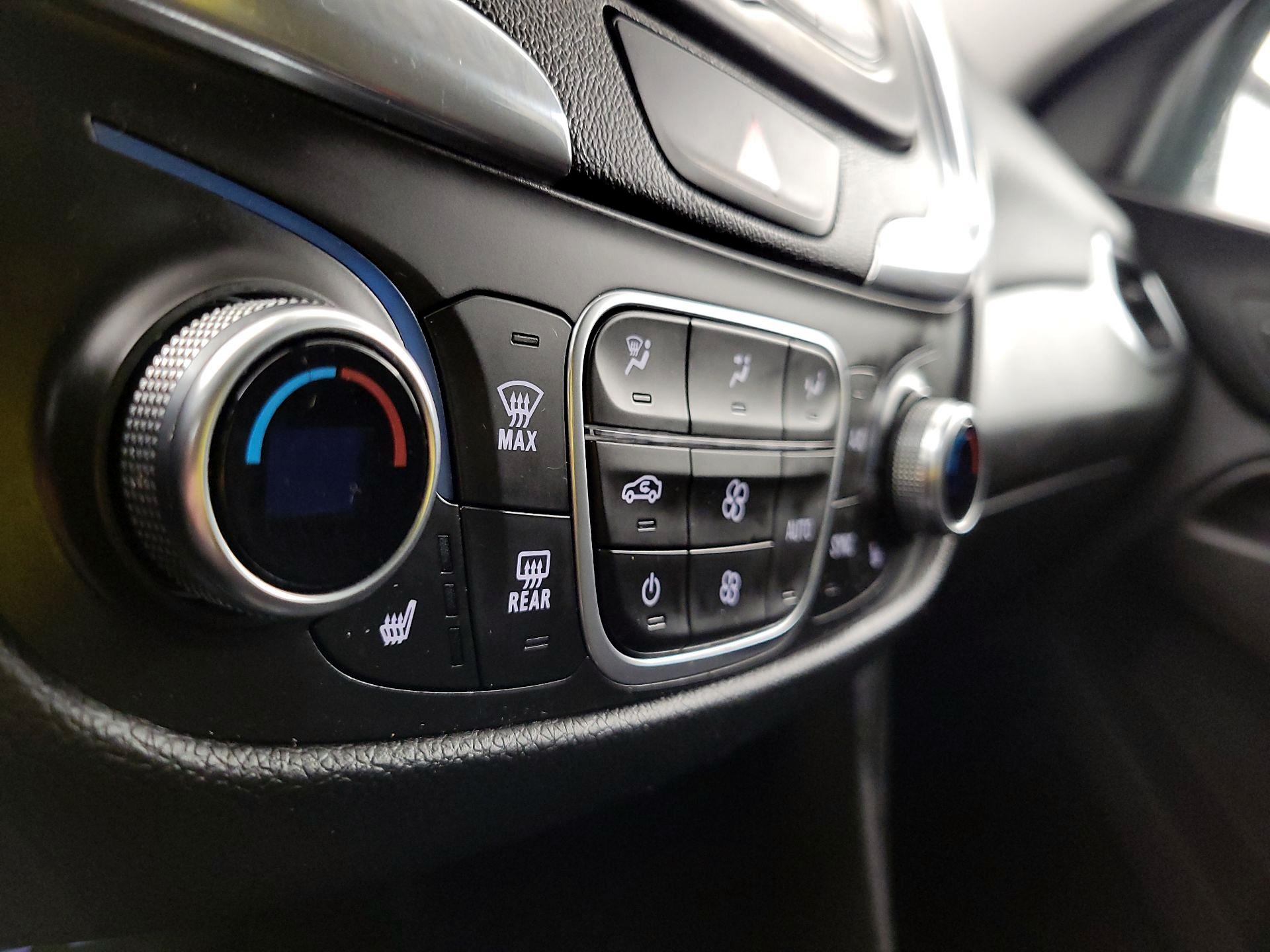 Thumbnail: 2020 Chevrolet Equinox - 16