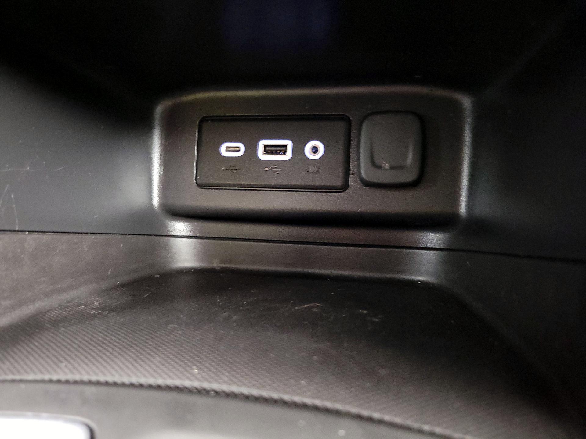 Thumbnail: 2020 Chevrolet Equinox - 18