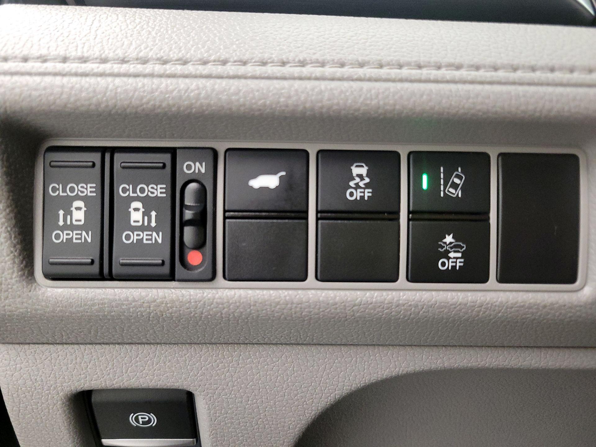 Thumbnail: 2020 Honda Odyssey - 13