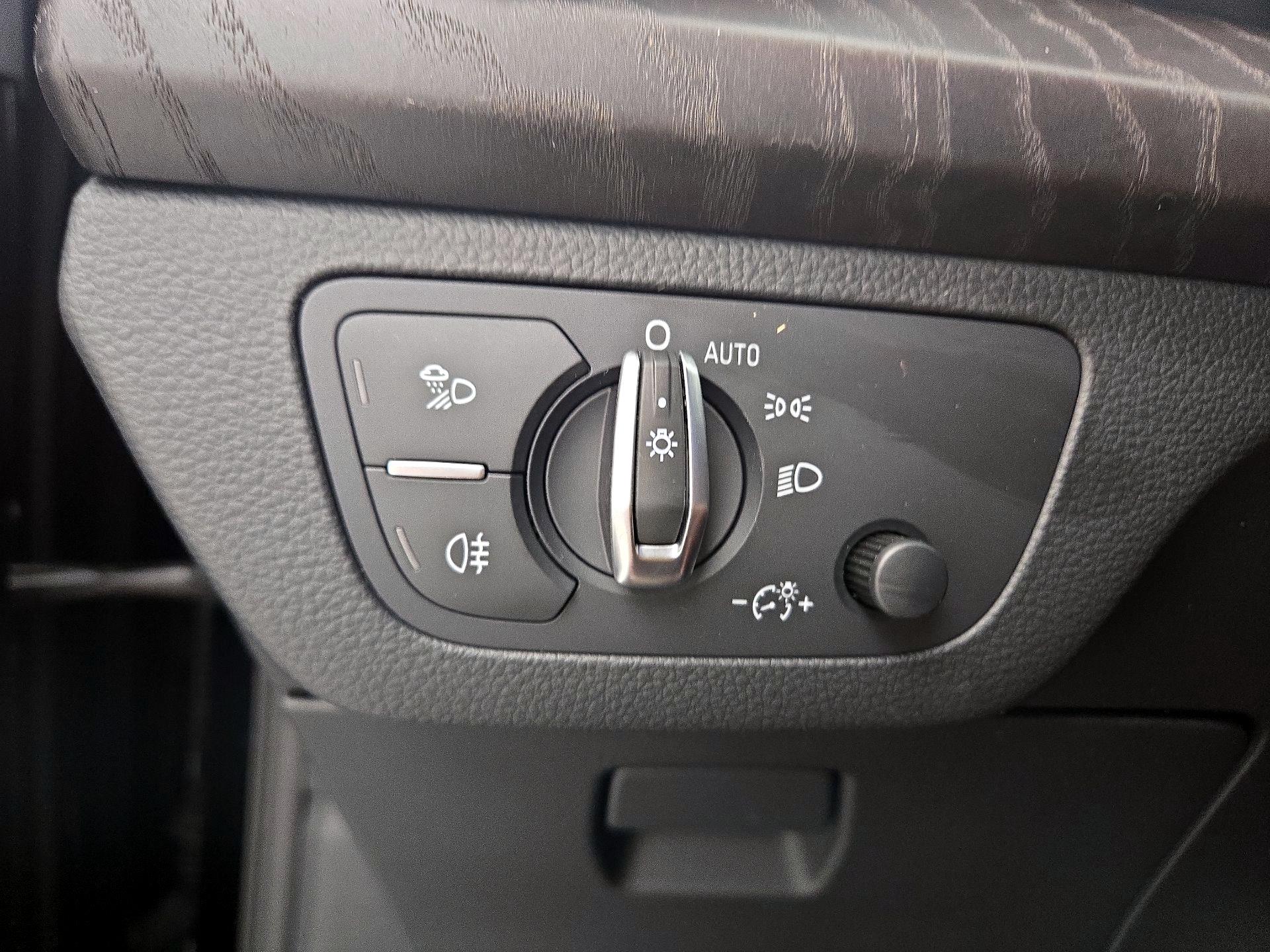 Thumbnail: 2019 Audi Q5 - 13