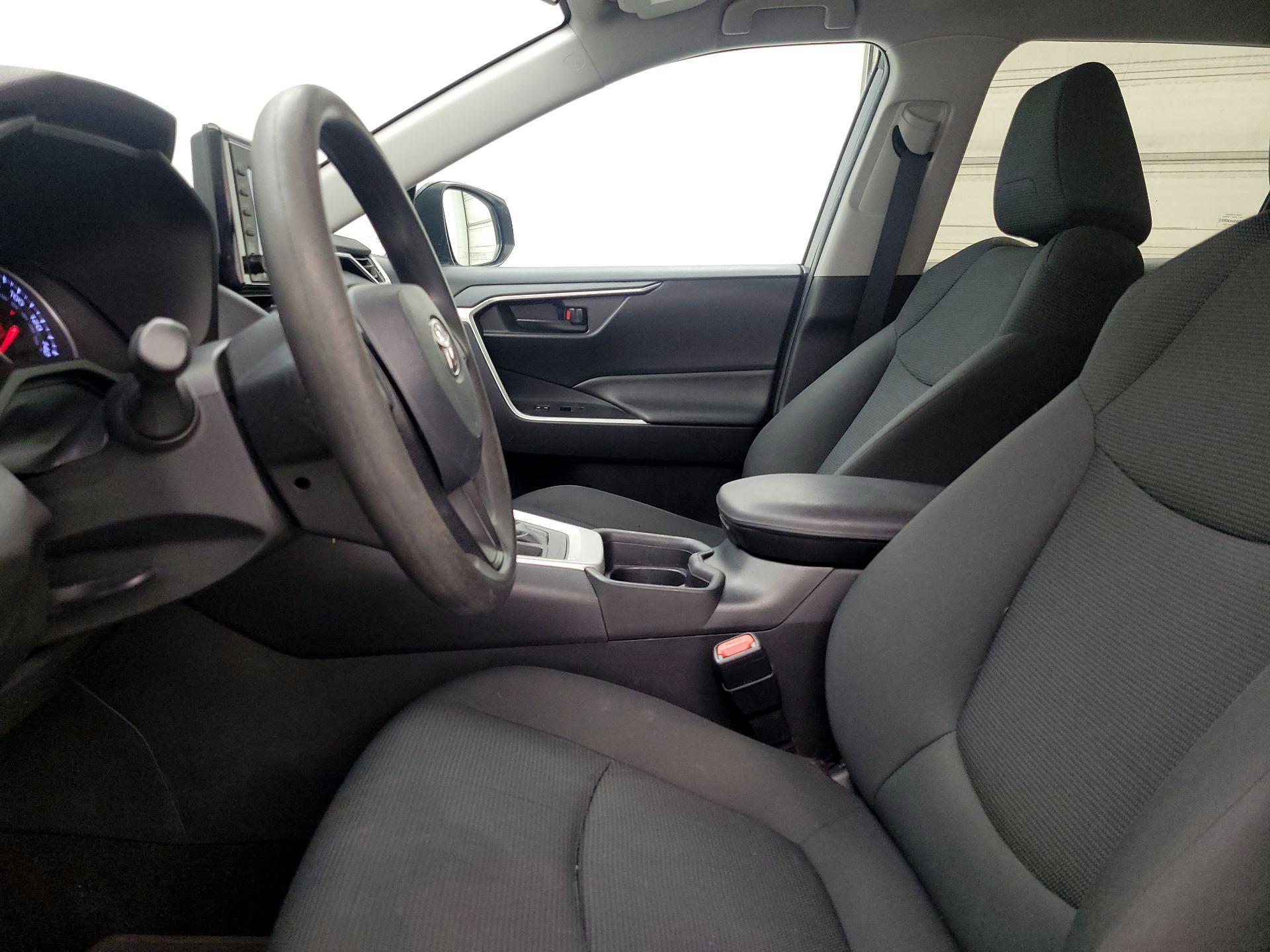 Thumbnail: 2021 Toyota RAV4 - 11