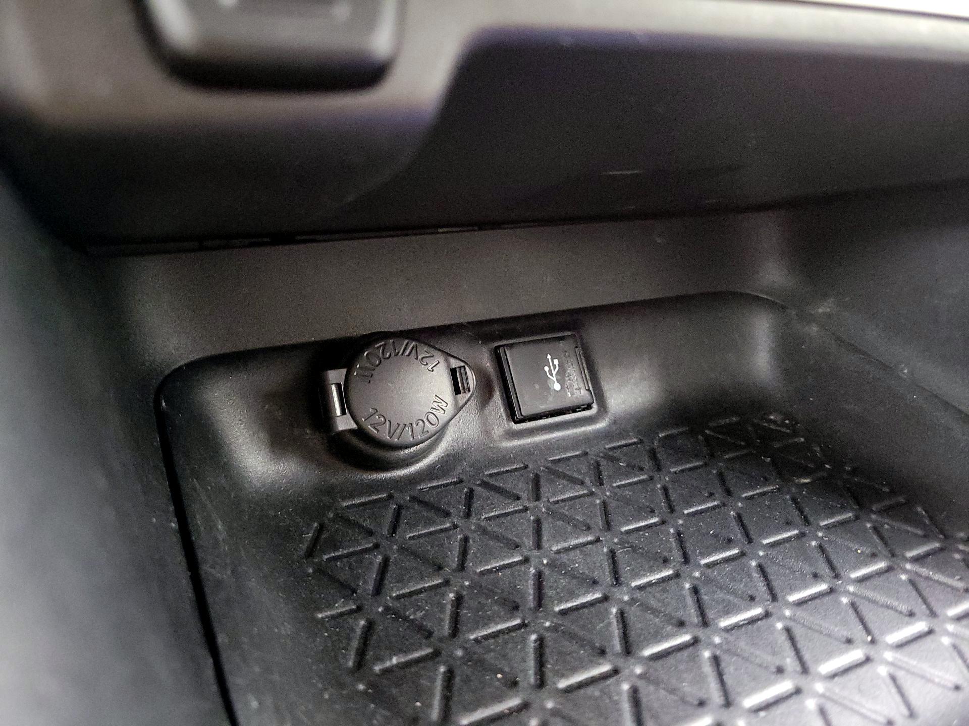 Thumbnail: 2021 Toyota RAV4 - 18