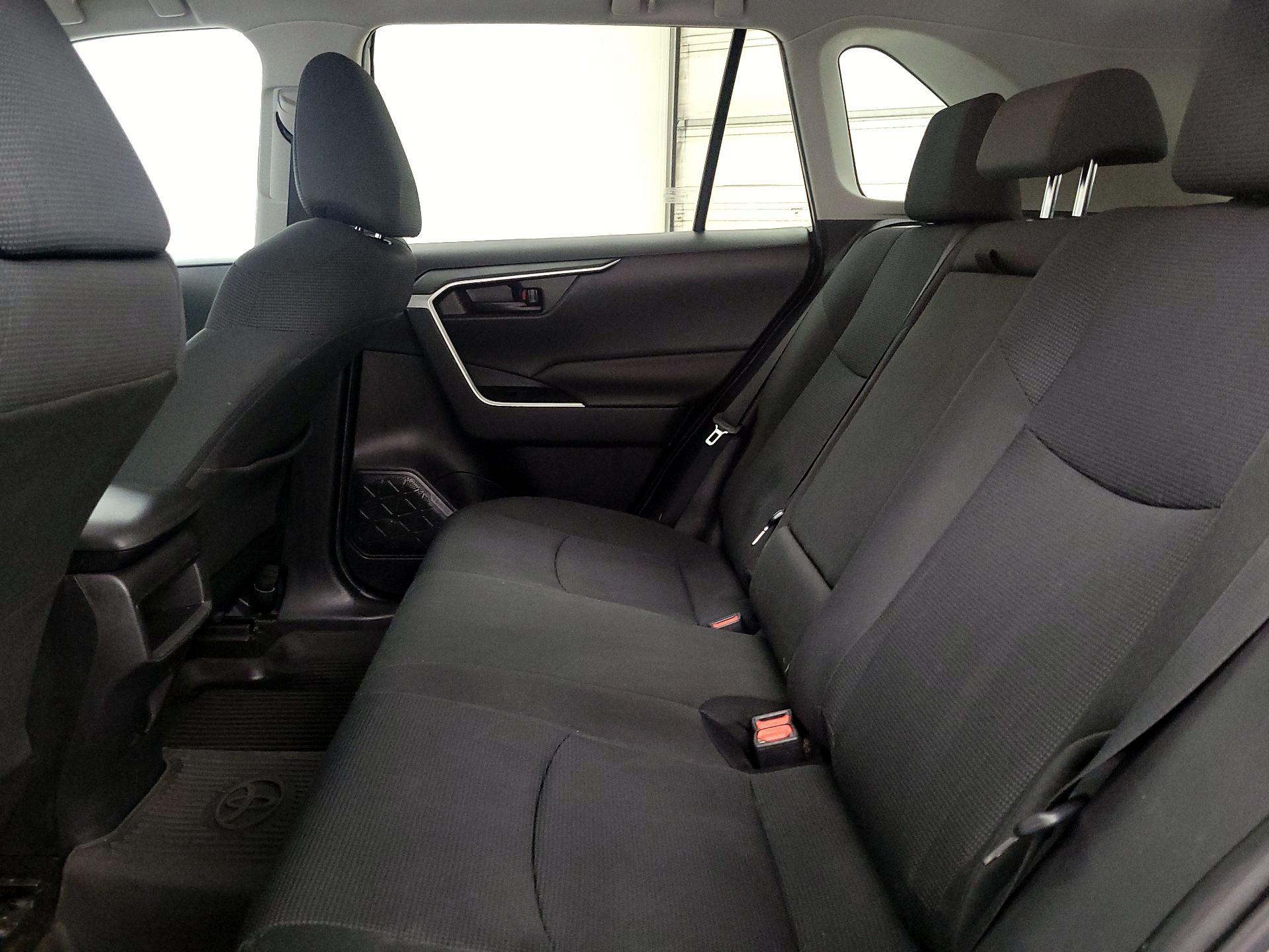 Thumbnail: 2021 Toyota RAV4 - 19