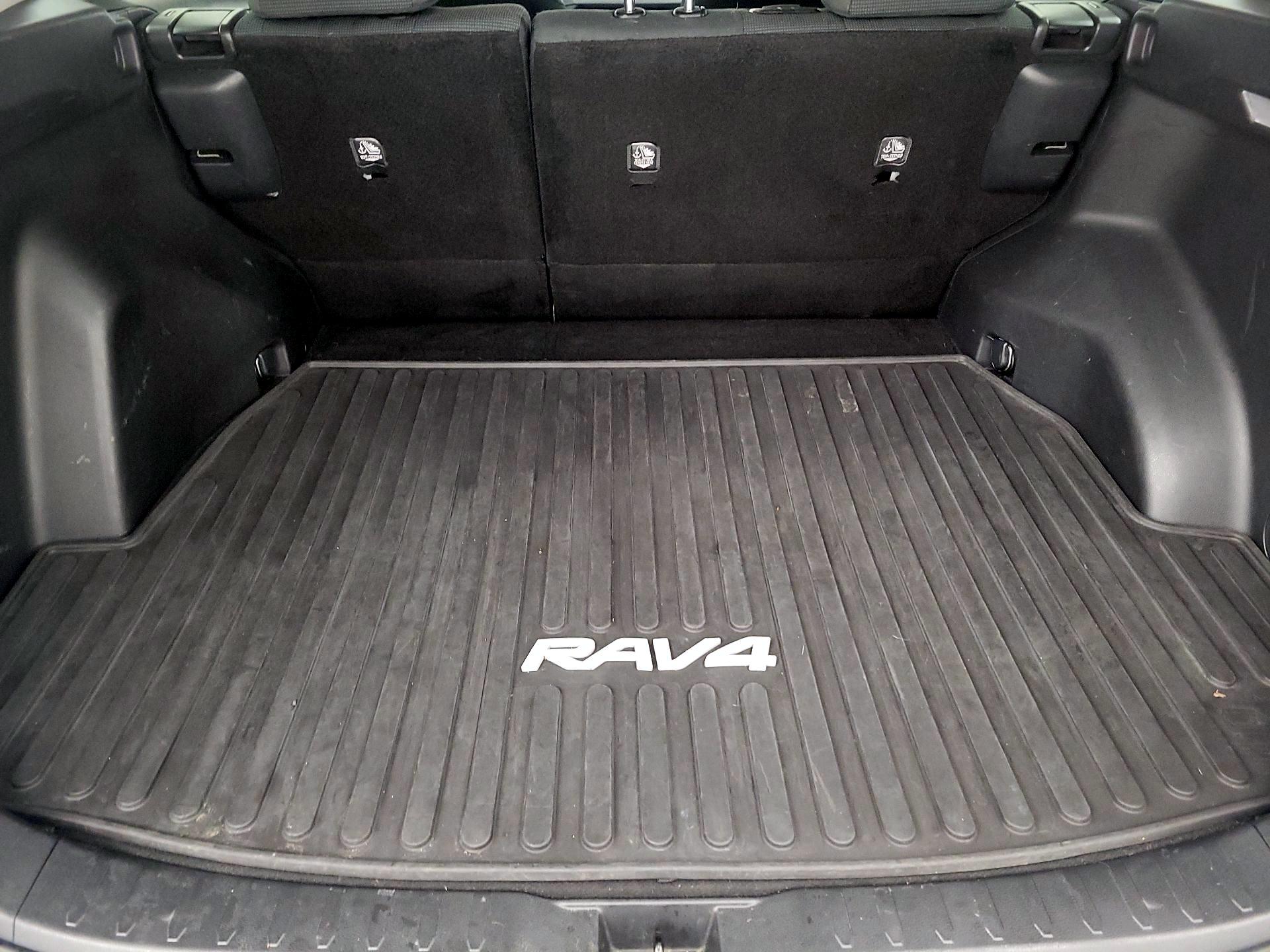 Thumbnail: 2021 Toyota RAV4 - 20