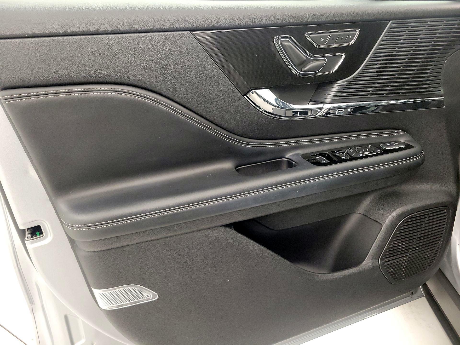 Thumbnail: 2022 Lincoln Corsair - 12