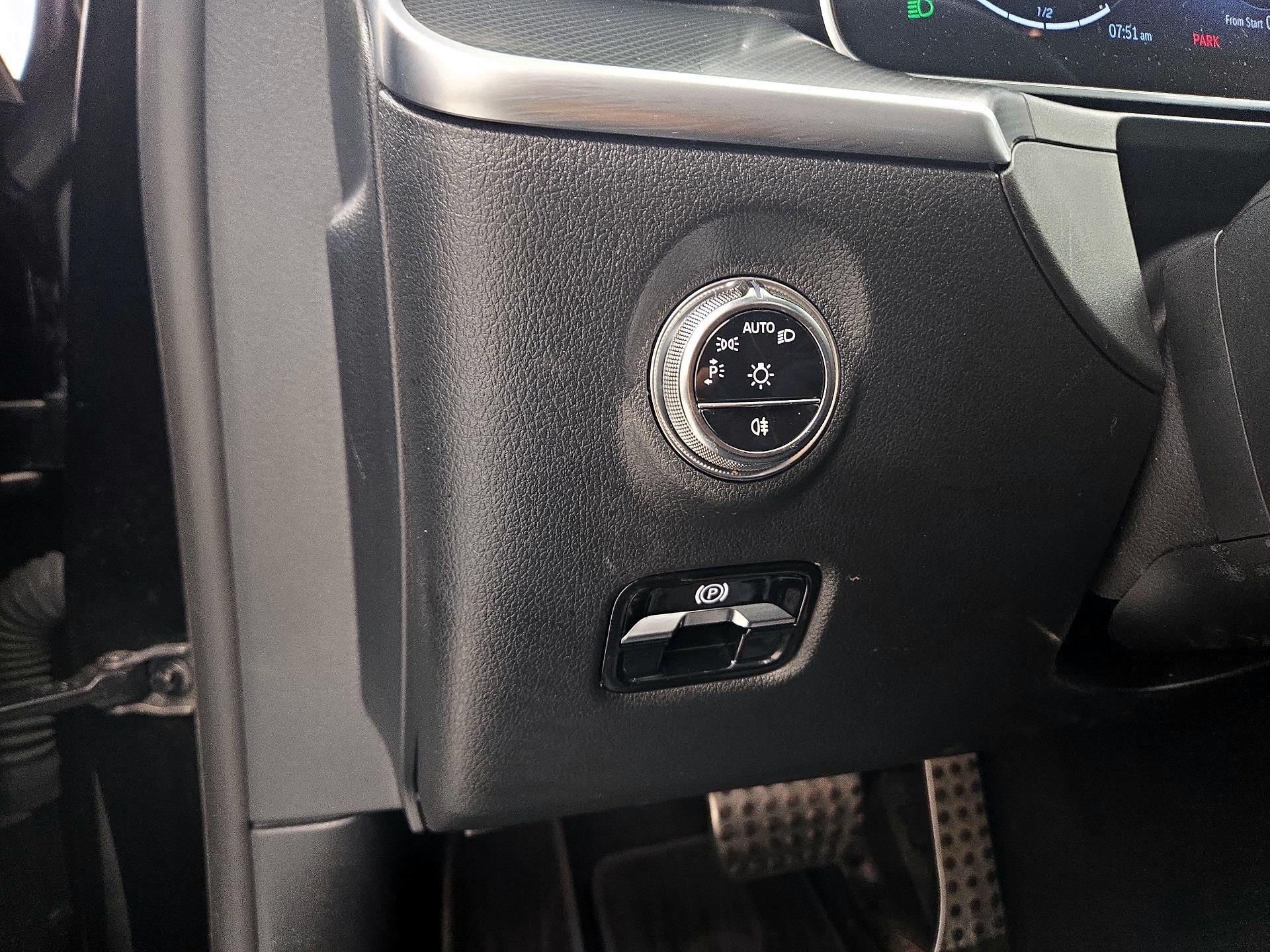 Thumbnail: 2024 Mercedes-Benz C-Class - 13