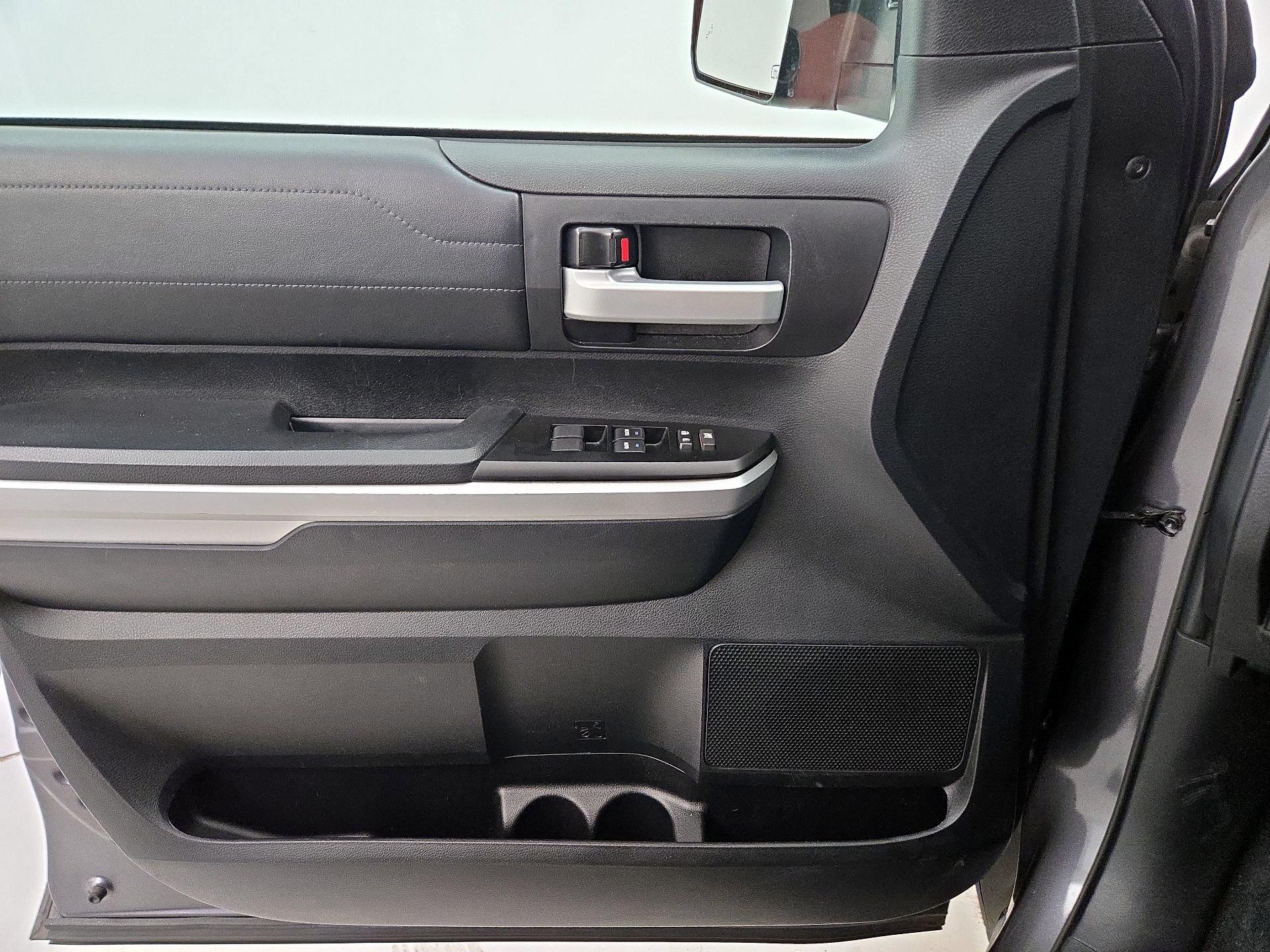 Thumbnail: 2017 Toyota Tundra - 12