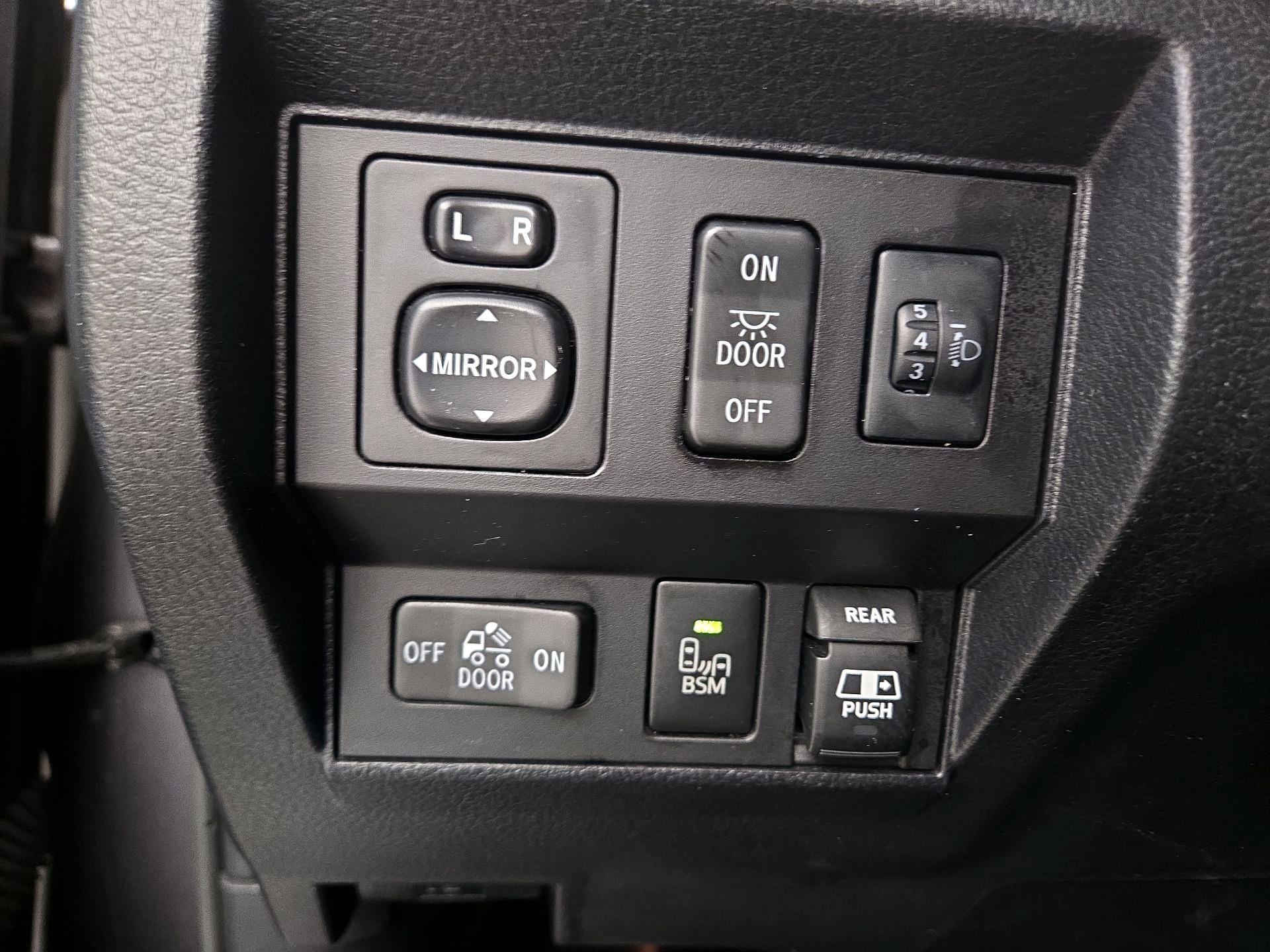 Thumbnail: 2017 Toyota Tundra - 13