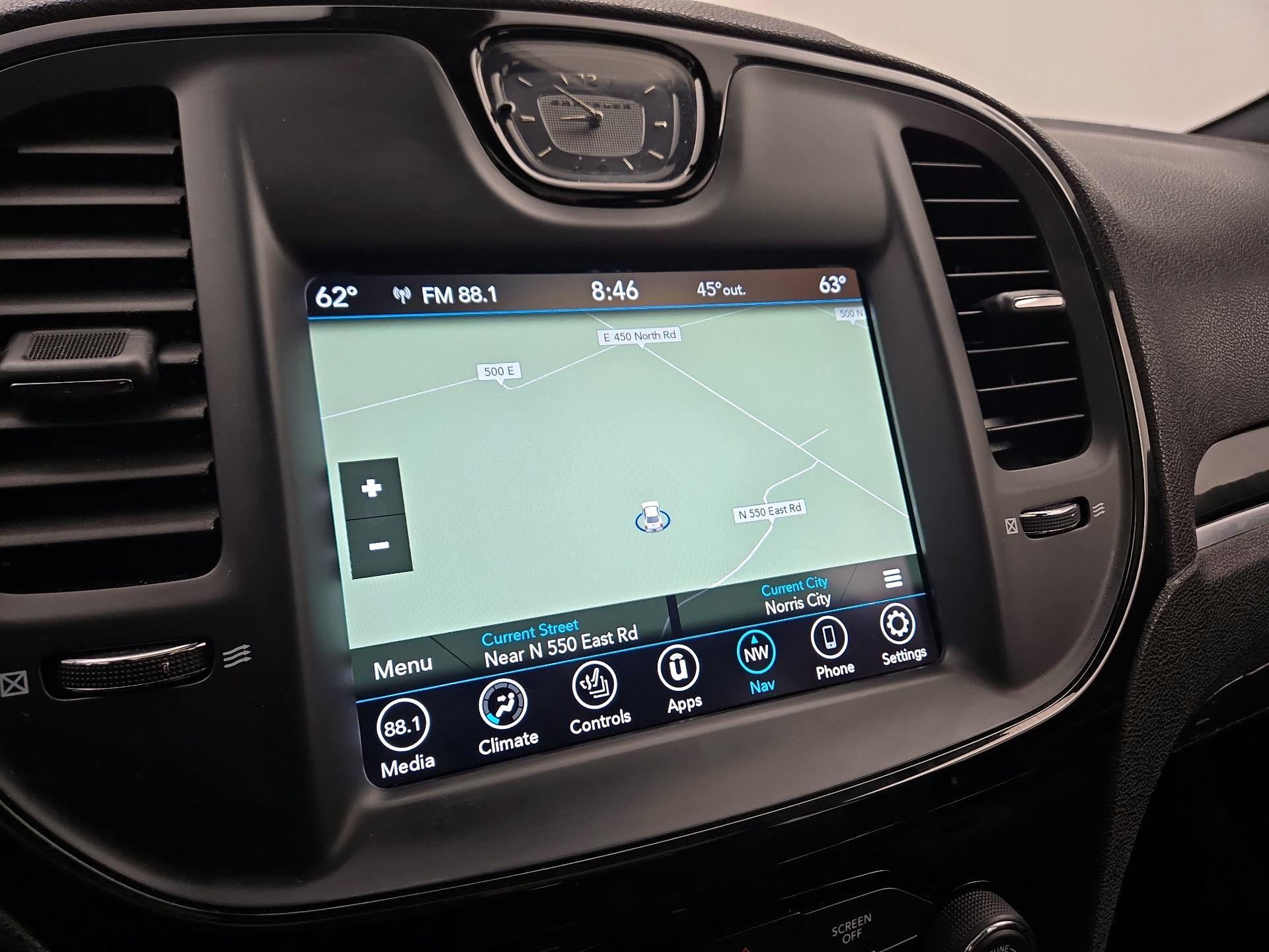 Thumbnail: 2022 Chrysler 300 - 14