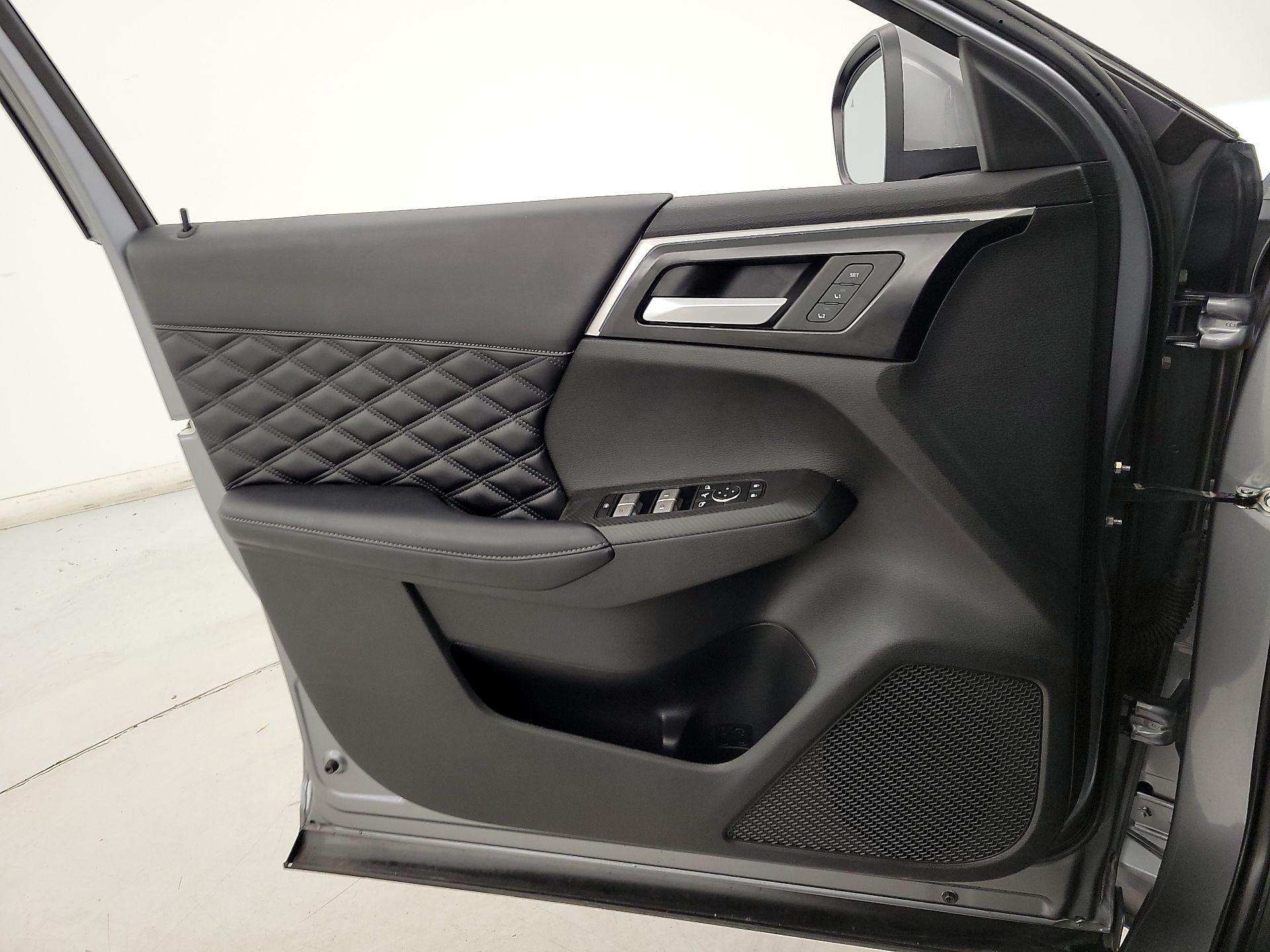 Thumbnail: 2022 Mitsubishi Outlander - 12