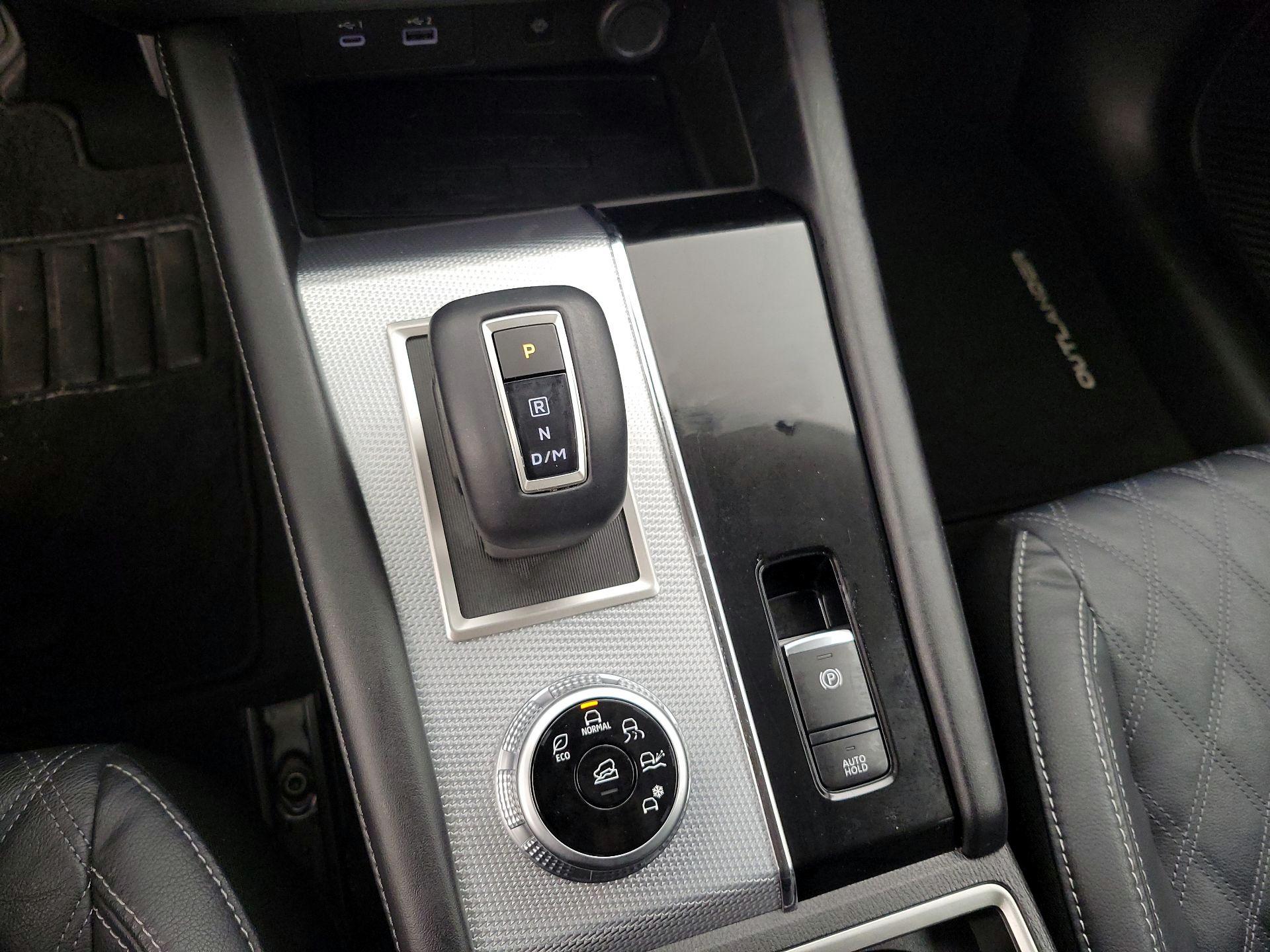 Thumbnail: 2022 Mitsubishi Outlander - 17