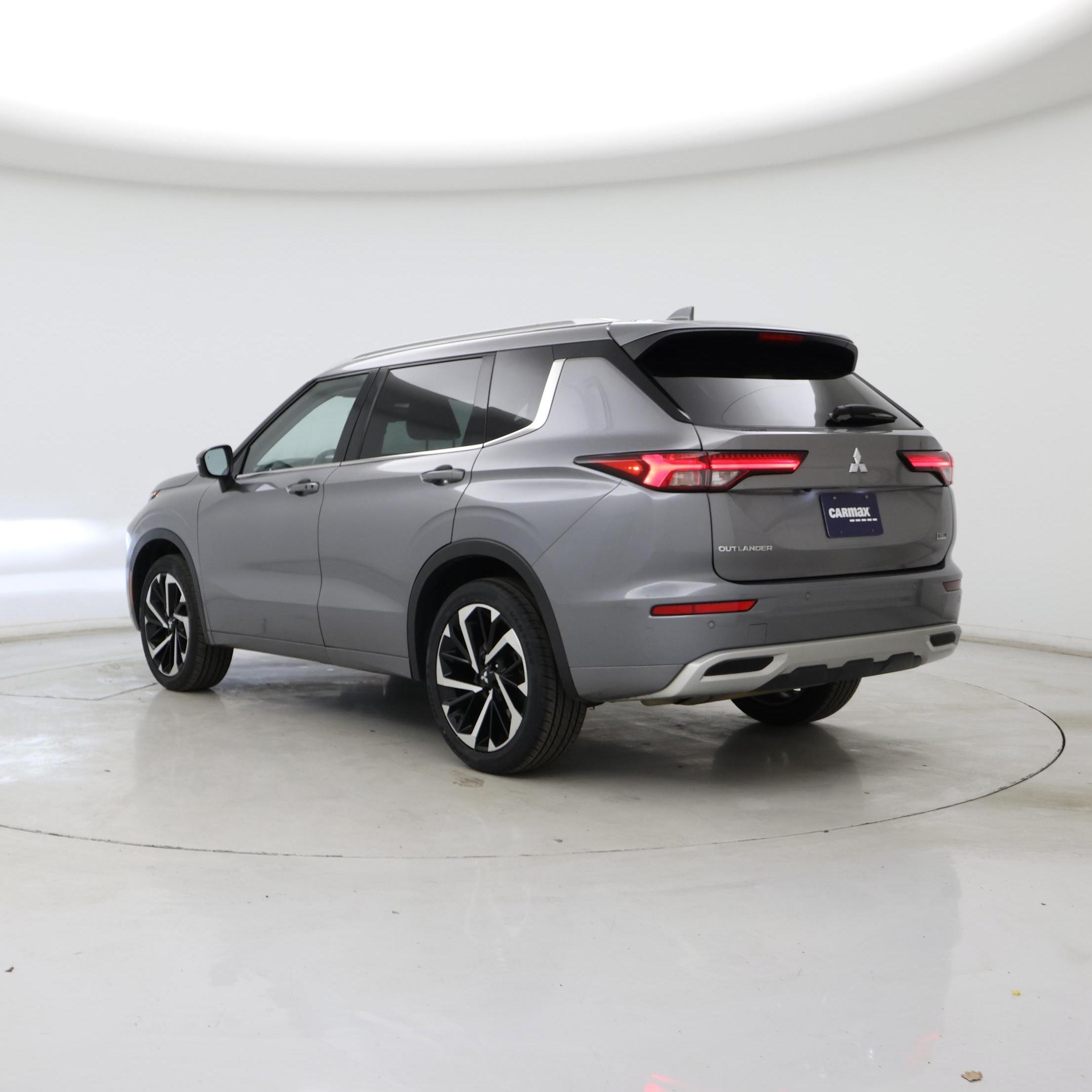 Thumbnail: 2022 Mitsubishi Outlander - 2