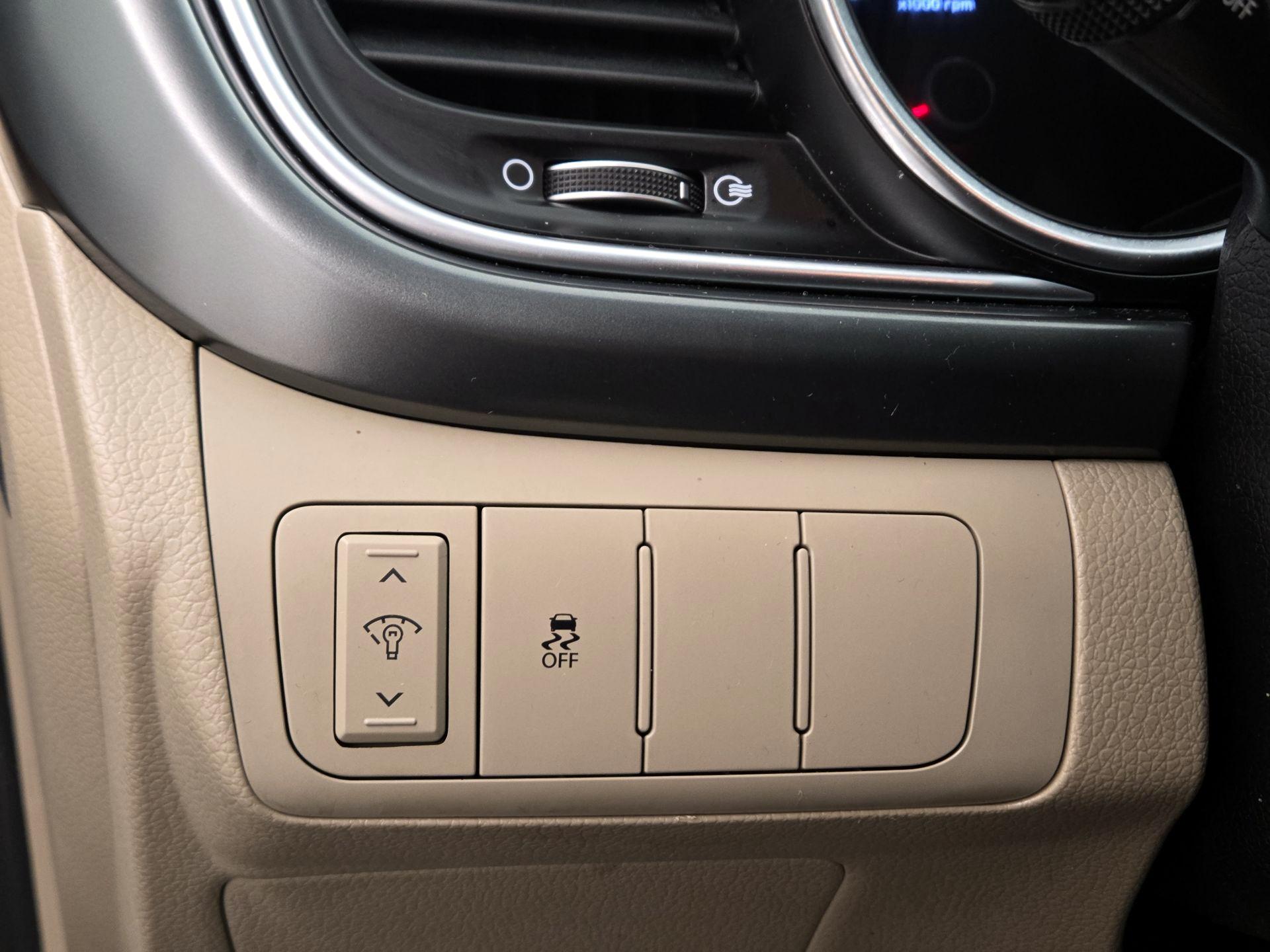 Thumbnail: 2015 Kia Optima - 13