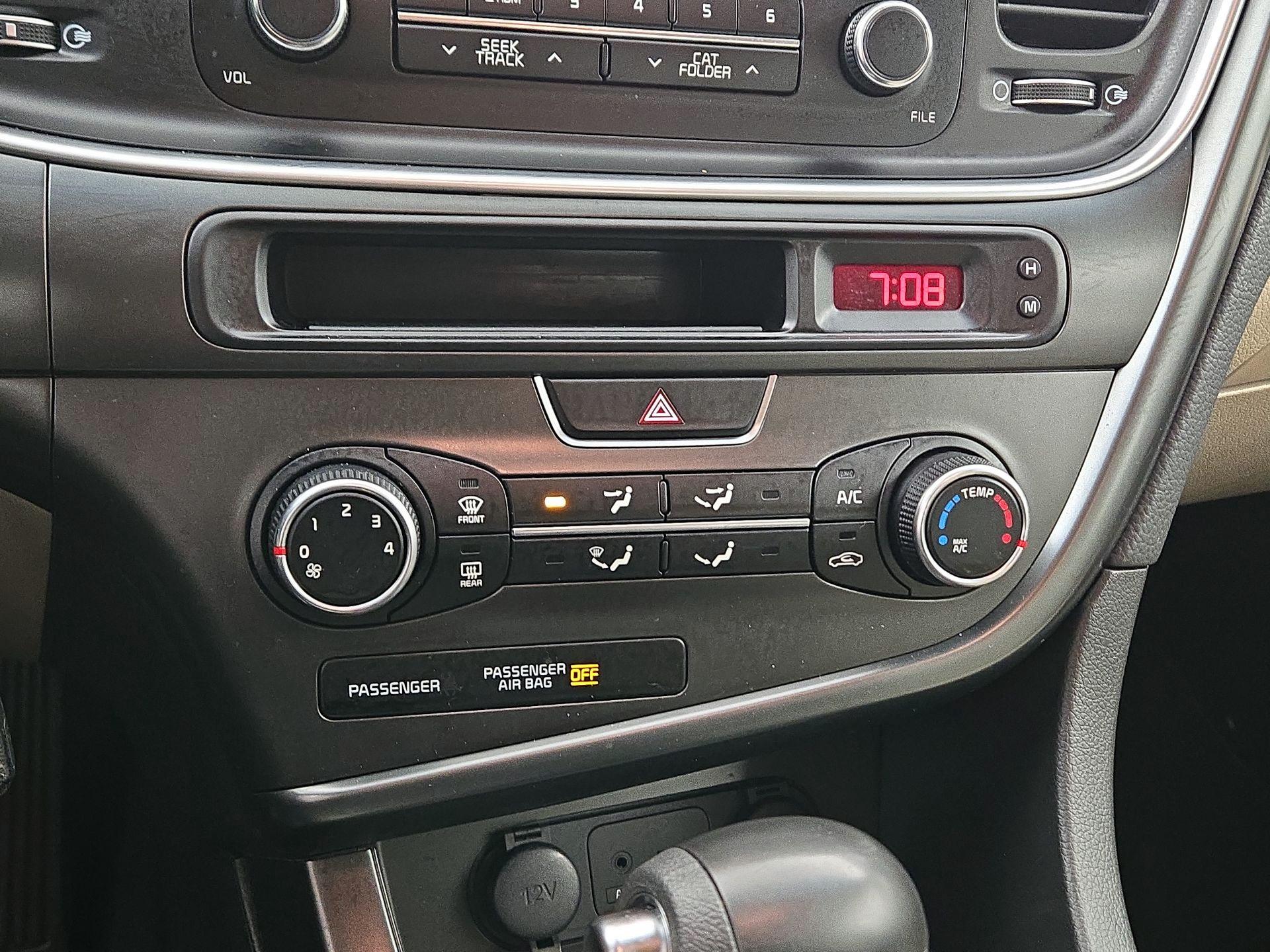 Thumbnail: 2015 Kia Optima - 15