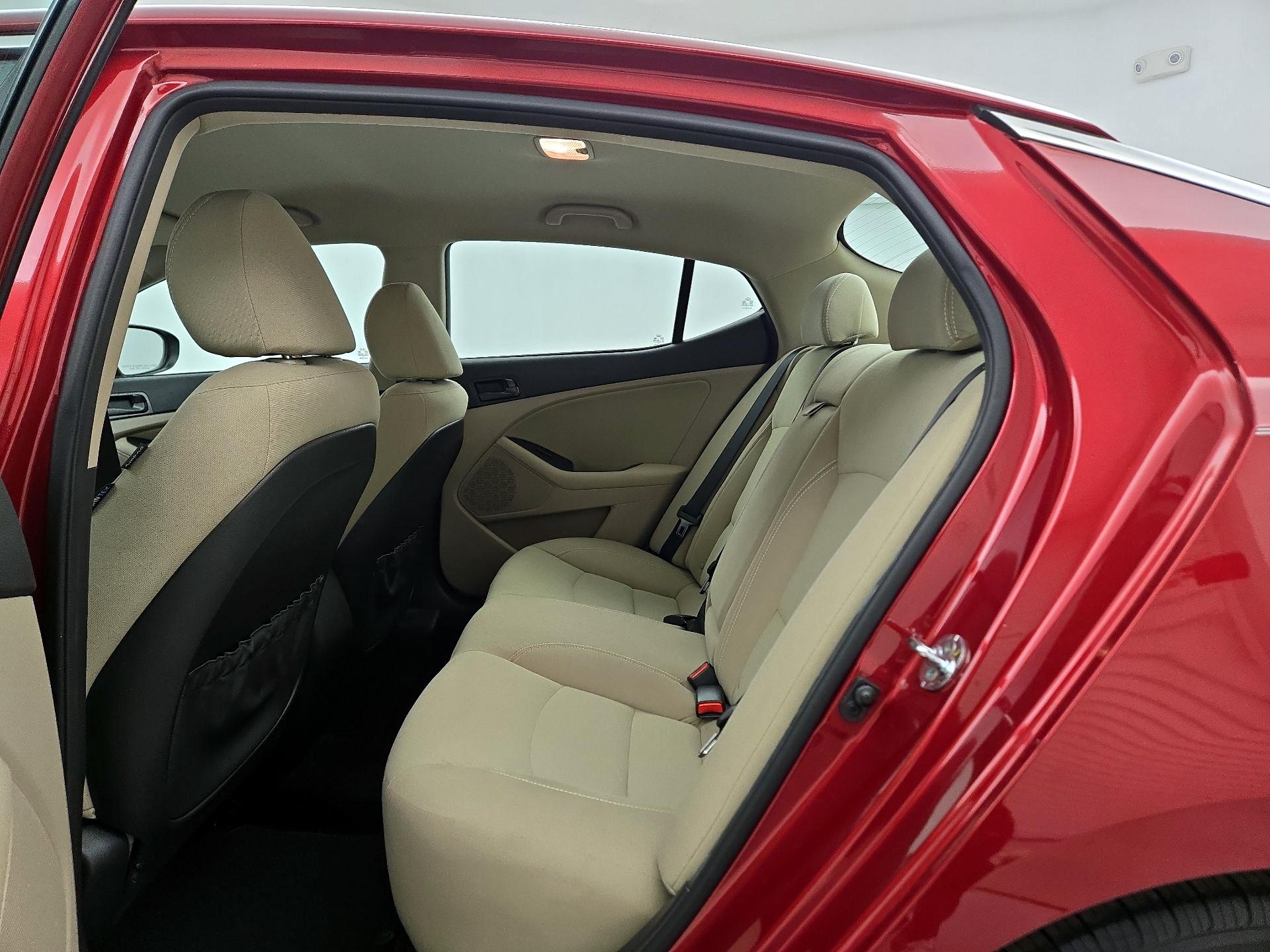 Thumbnail: 2015 Kia Optima - 18