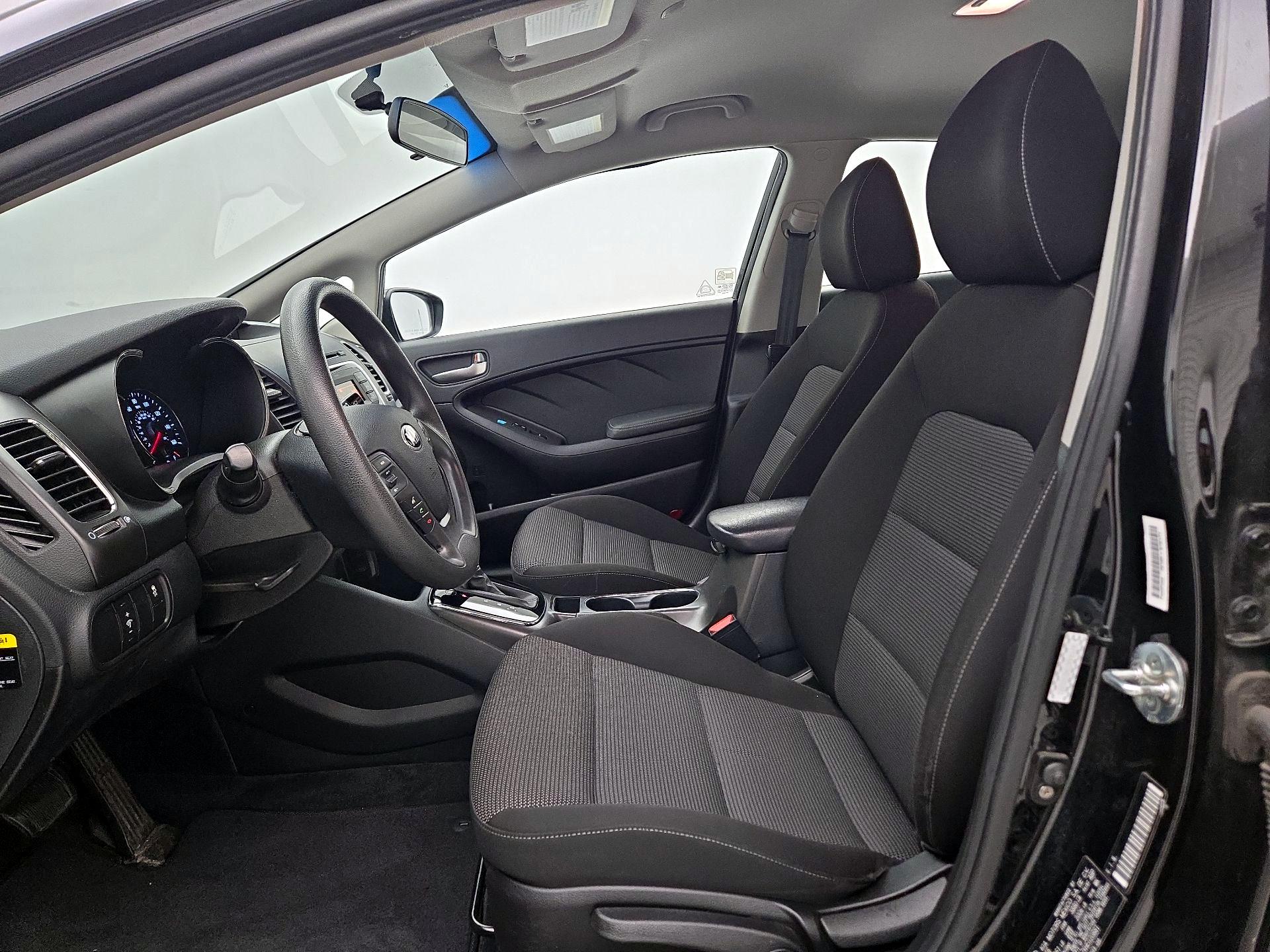 Thumbnail: 2017 Kia Forte - 11