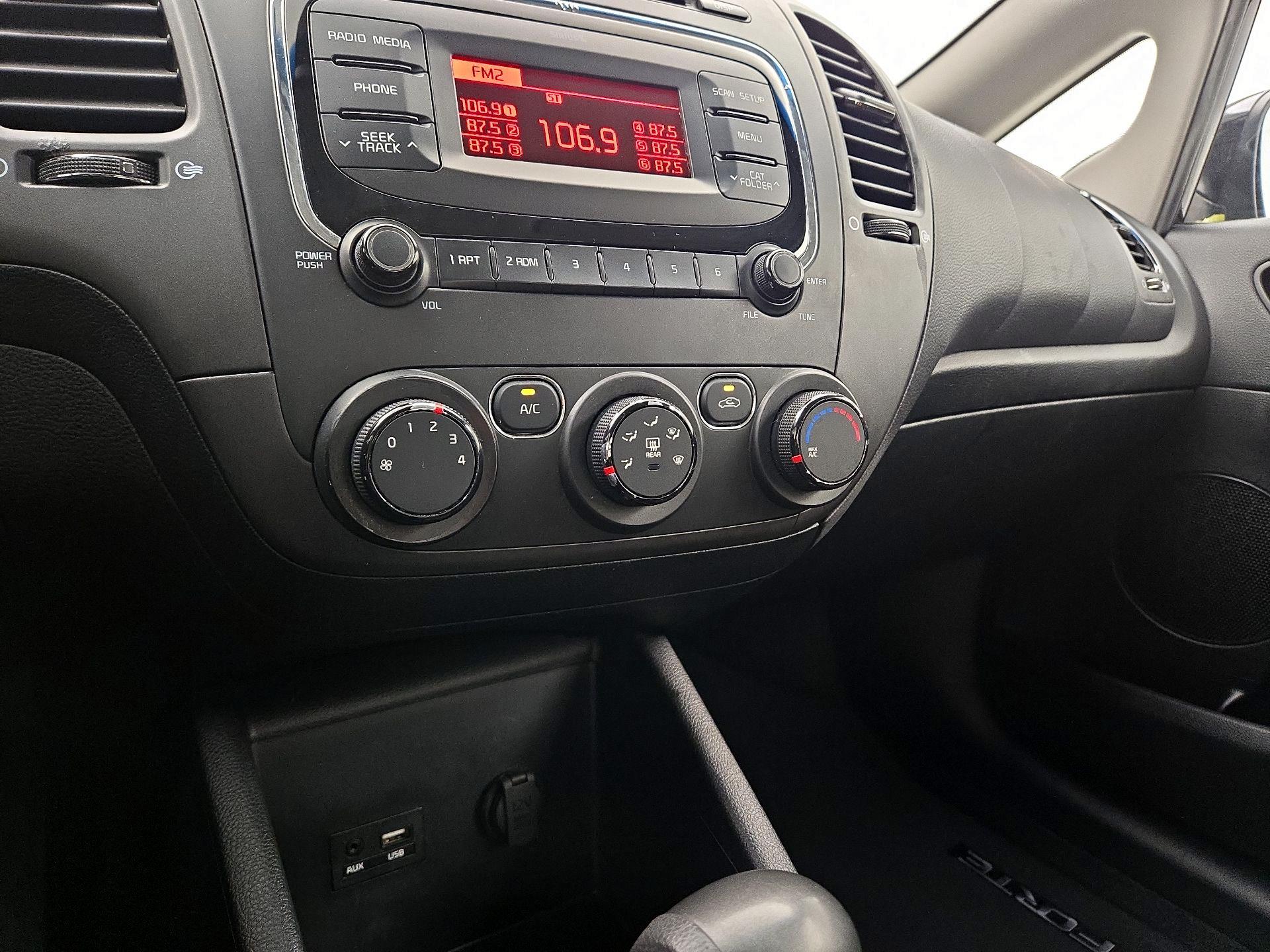 Thumbnail: 2017 Kia Forte - 15