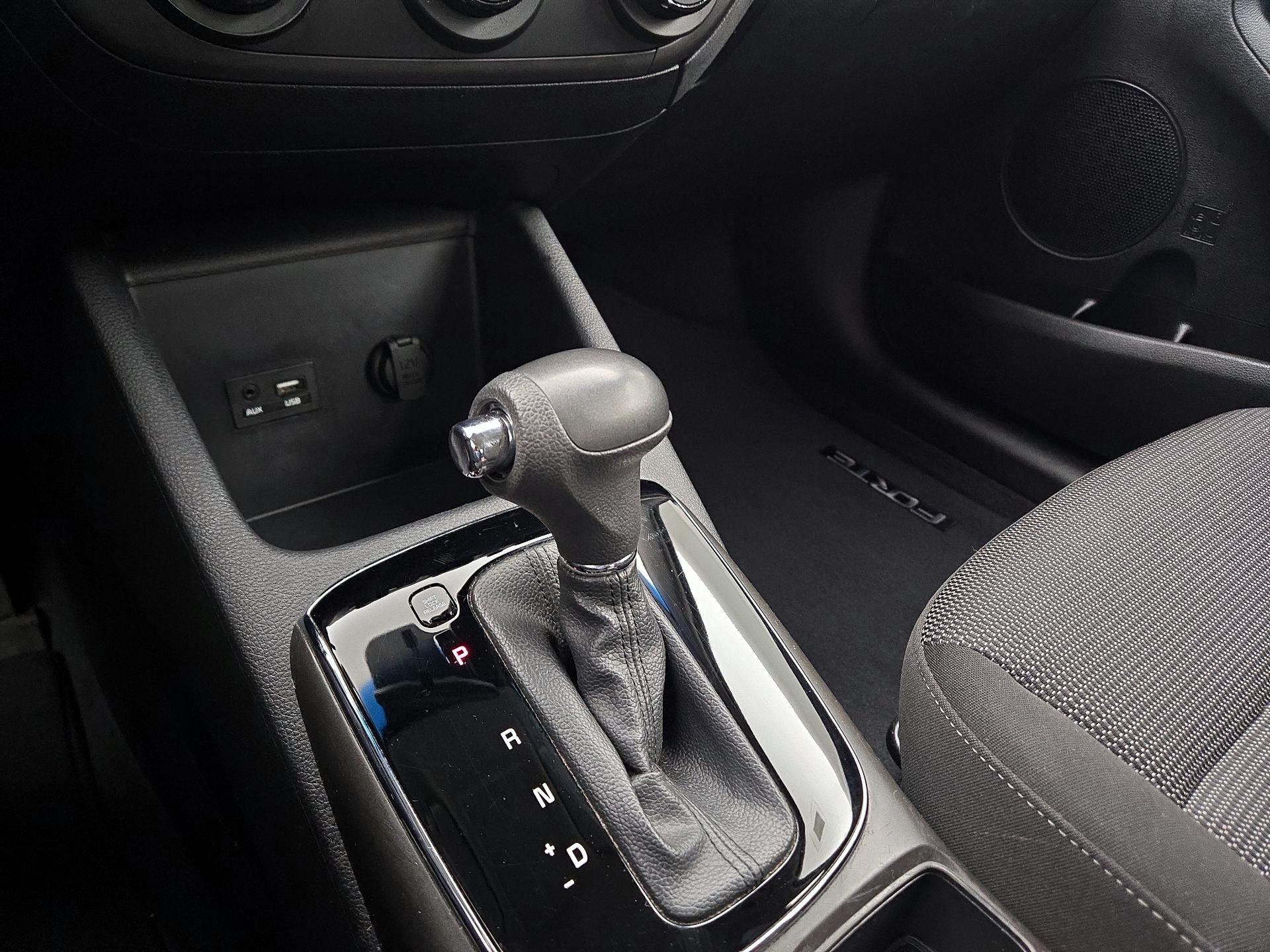 Thumbnail: 2017 Kia Forte - 16