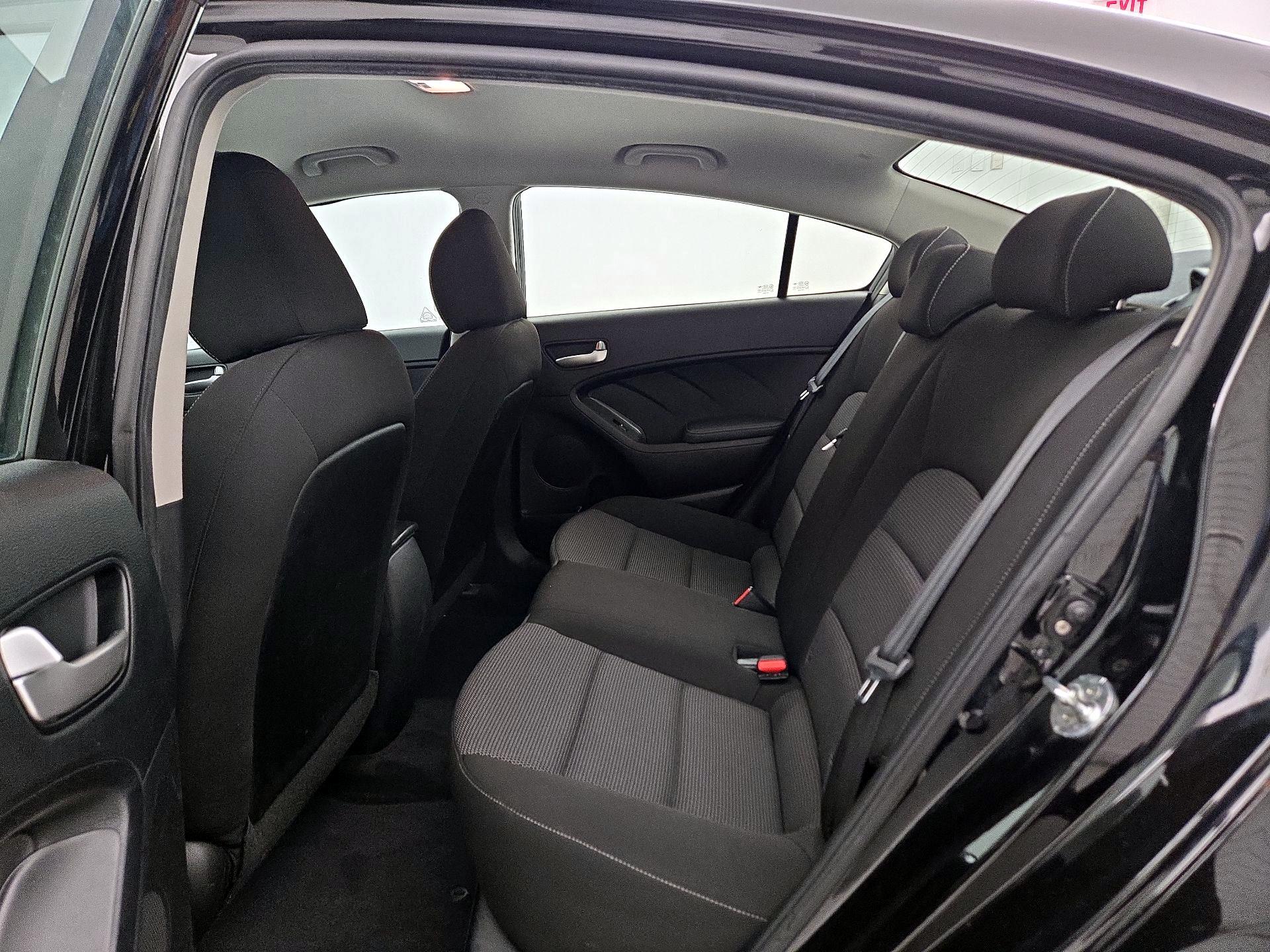 Thumbnail: 2017 Kia Forte - 18