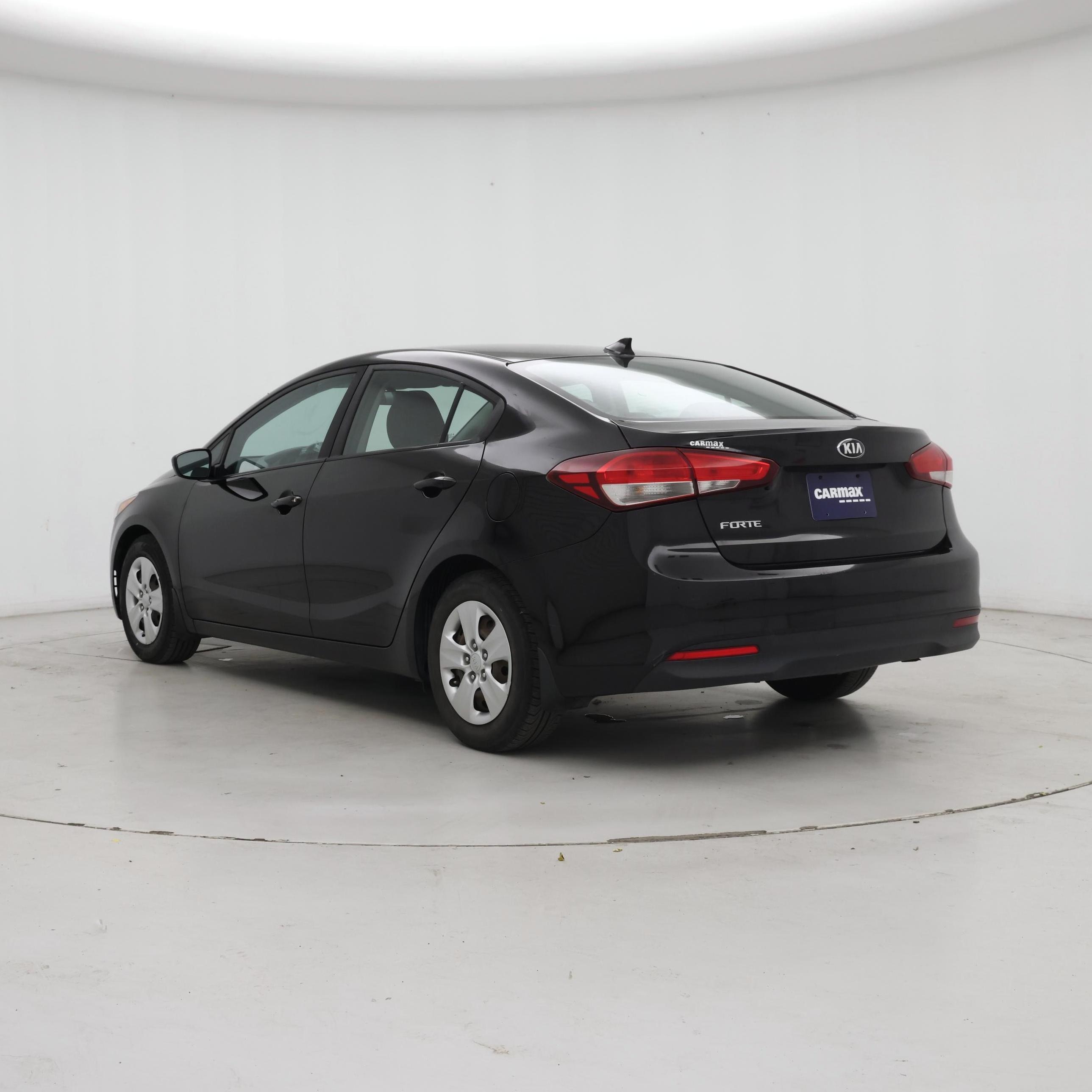 Thumbnail: 2017 Kia Forte - 2