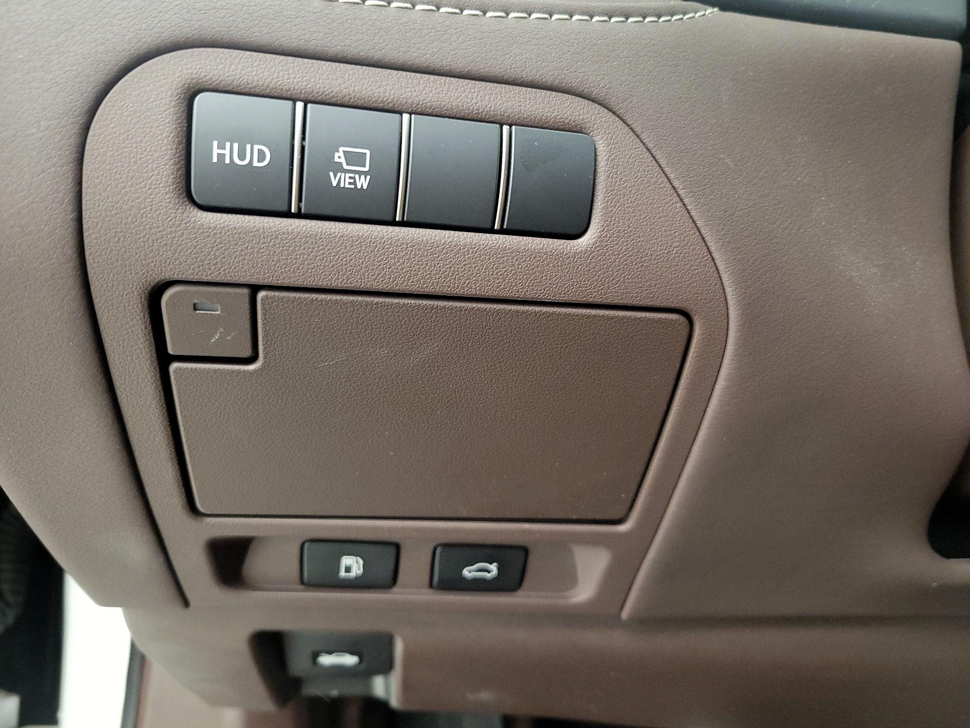 Thumbnail: 2019 Lexus LS - 13