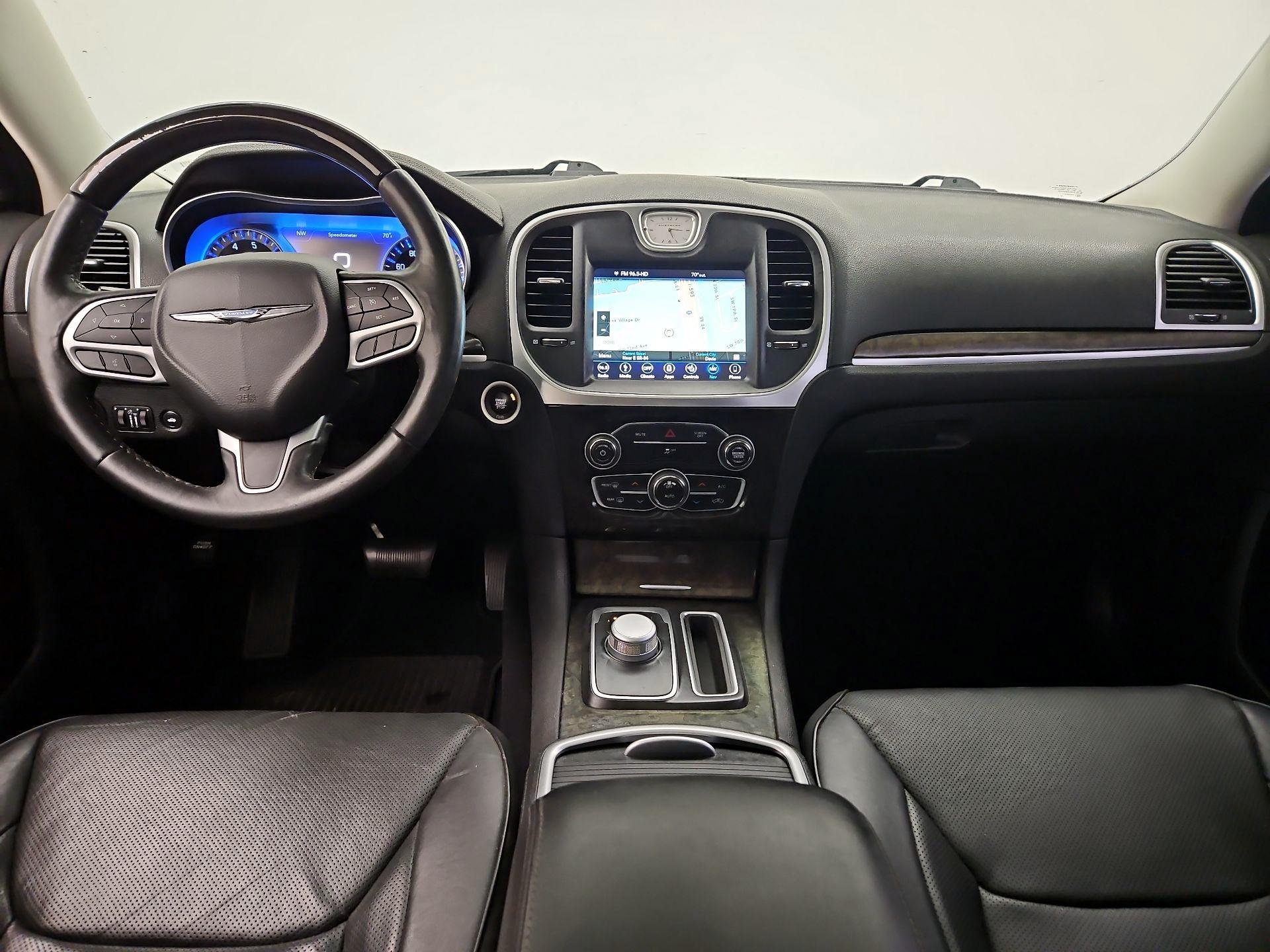 Thumbnail: 2019 Chrysler 300 - 9