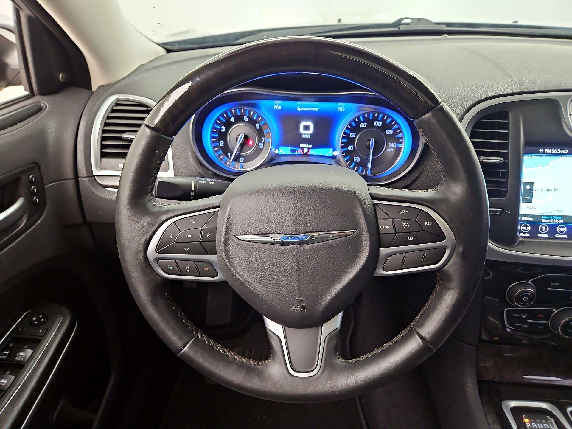 Thumbnail: 2019 Chrysler 300 - 10