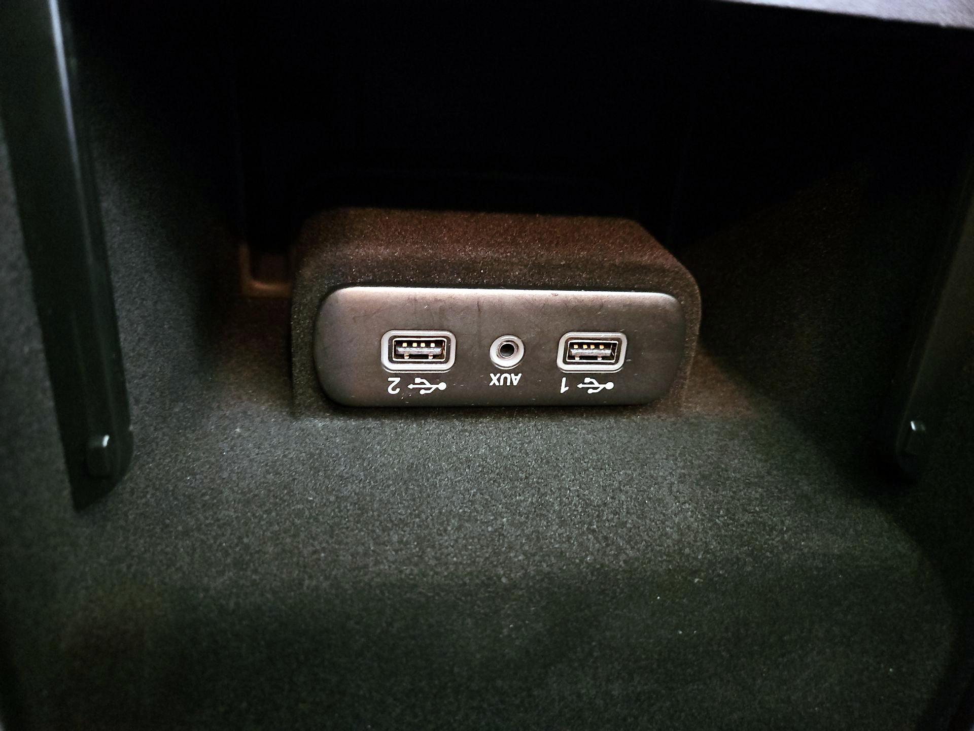 Thumbnail: 2019 Chrysler 300 - 19