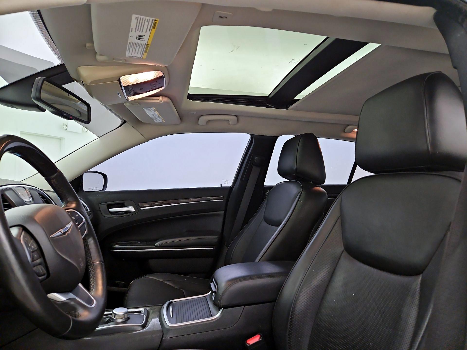 Thumbnail: 2019 Chrysler 300 - 20