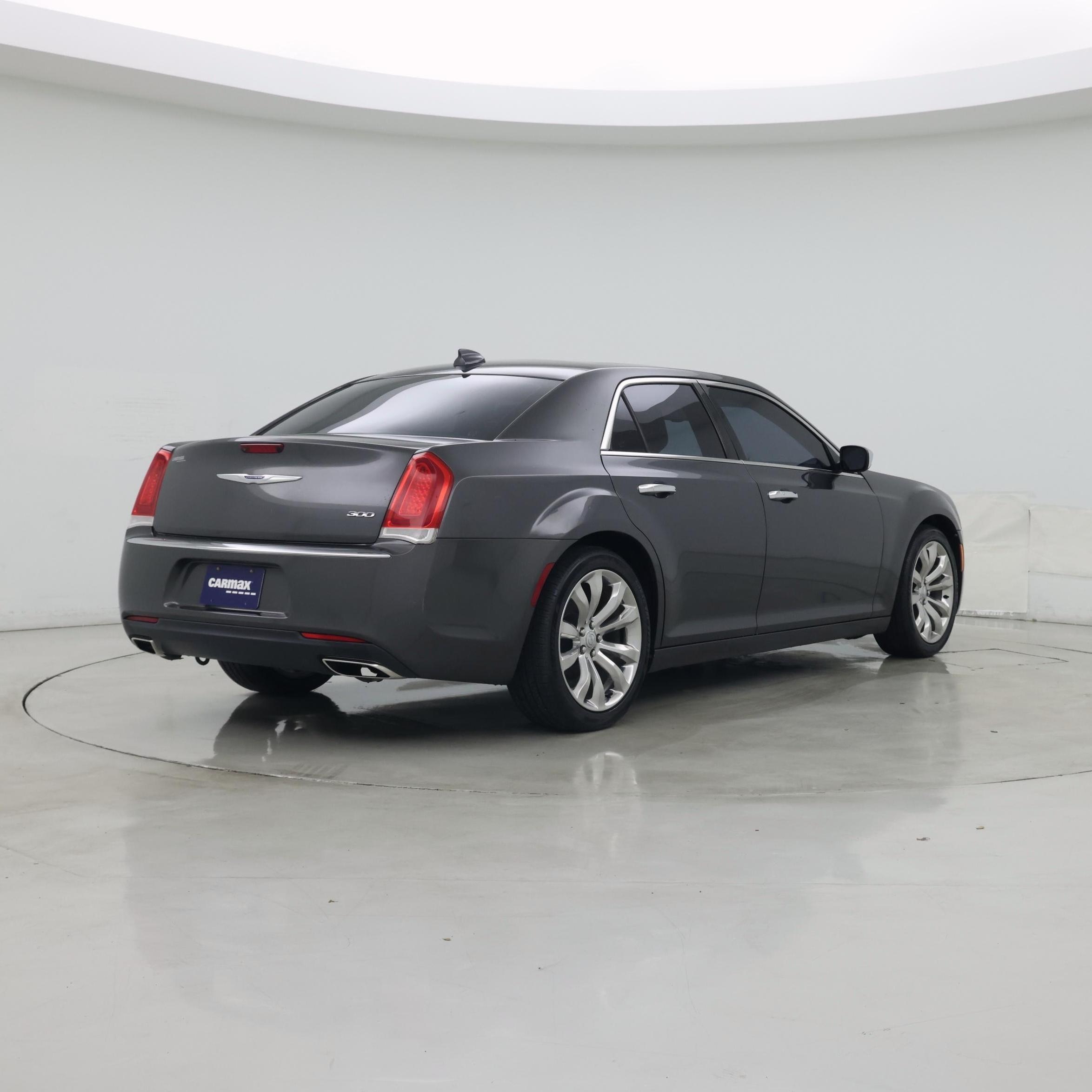 Thumbnail: 2019 Chrysler 300 - 8