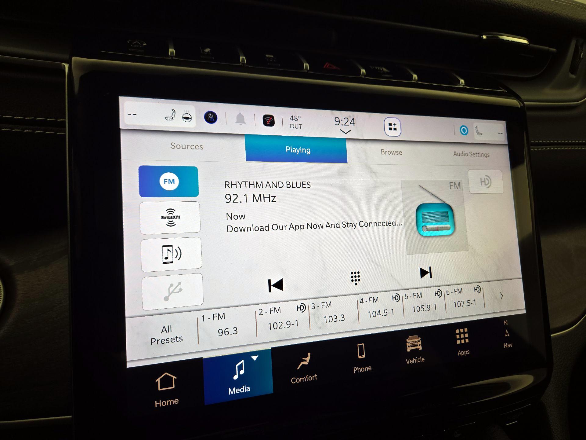 Thumbnail: 2024 Jeep Grand Cherokee - 16