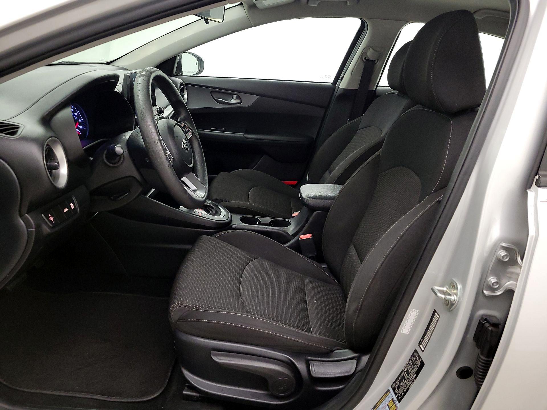 Thumbnail: 2020 Kia Forte - 11