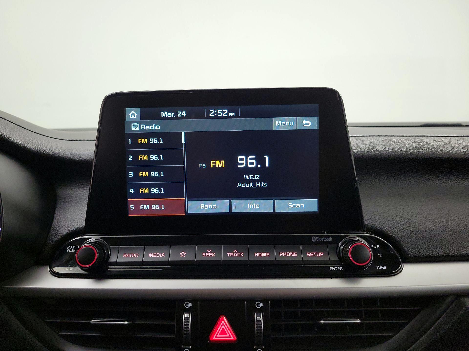 Thumbnail: 2020 Kia Forte - 15