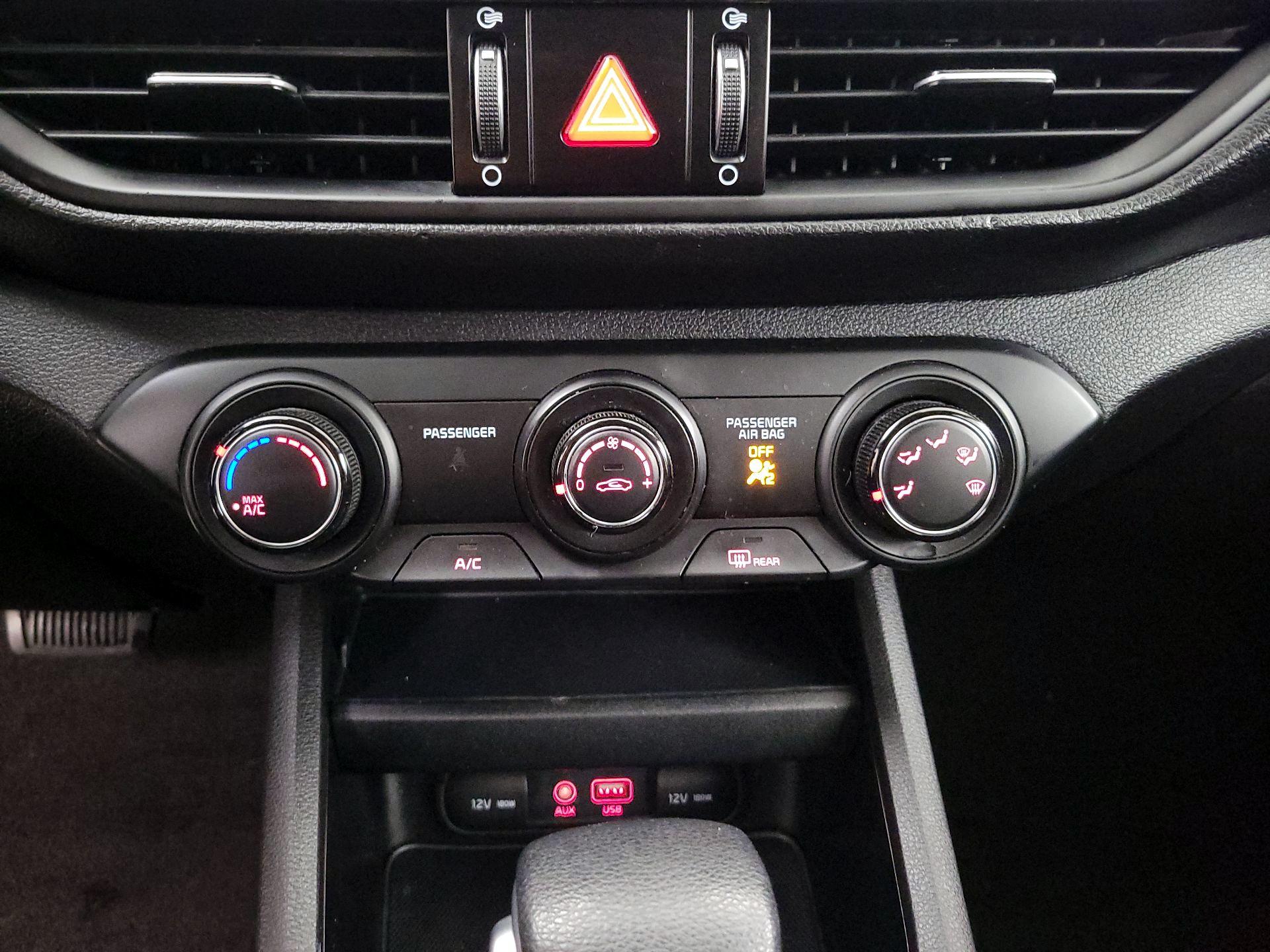 Thumbnail: 2020 Kia Forte - 16