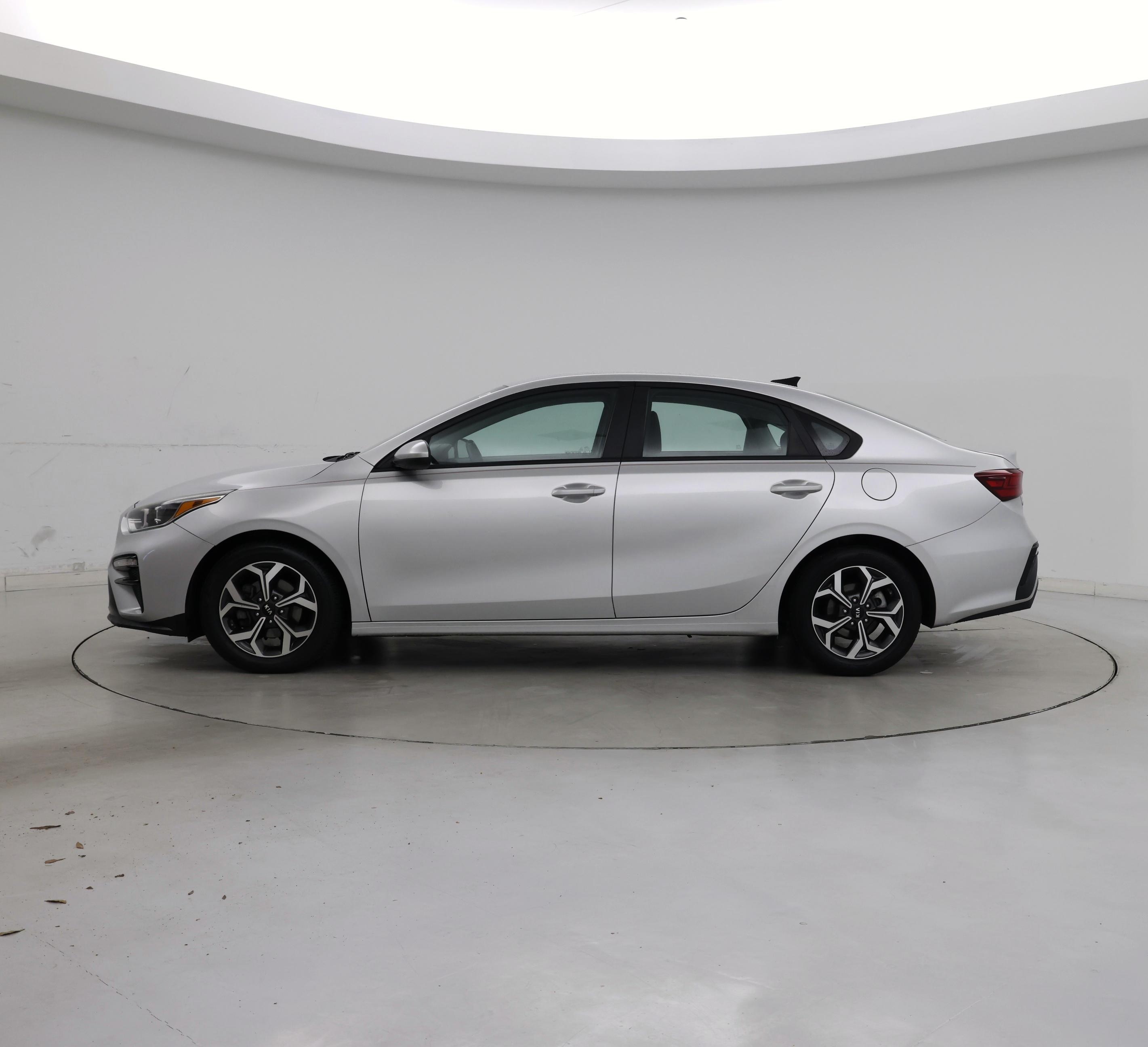 Thumbnail: 2020 Kia Forte - 3