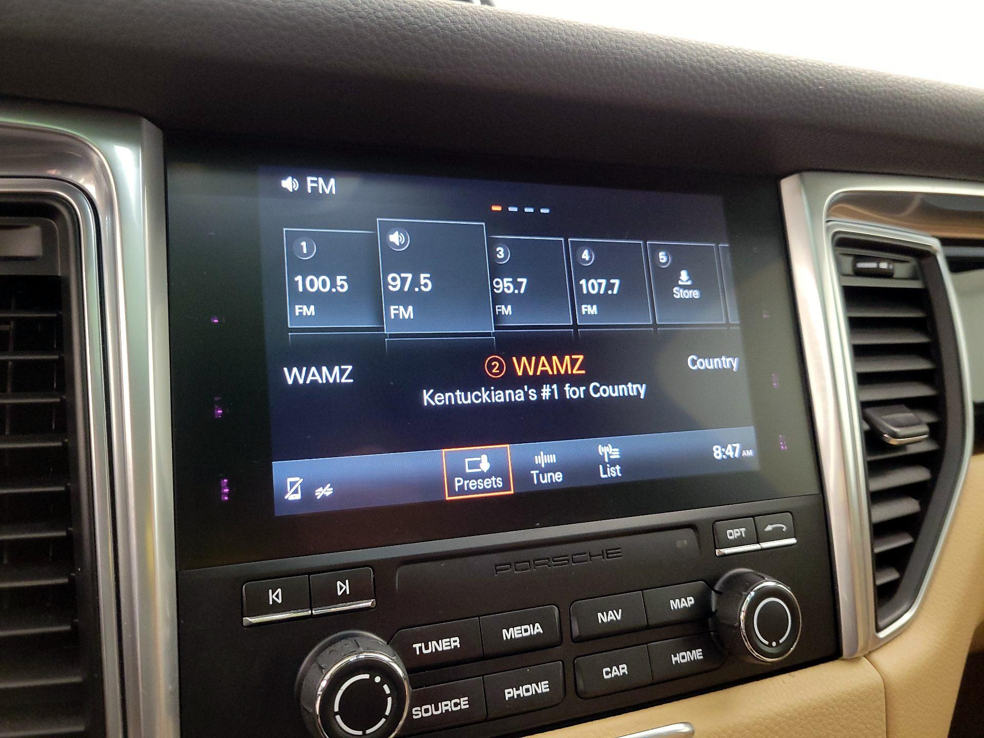 Thumbnail: 2017 Porsche Macan - 15