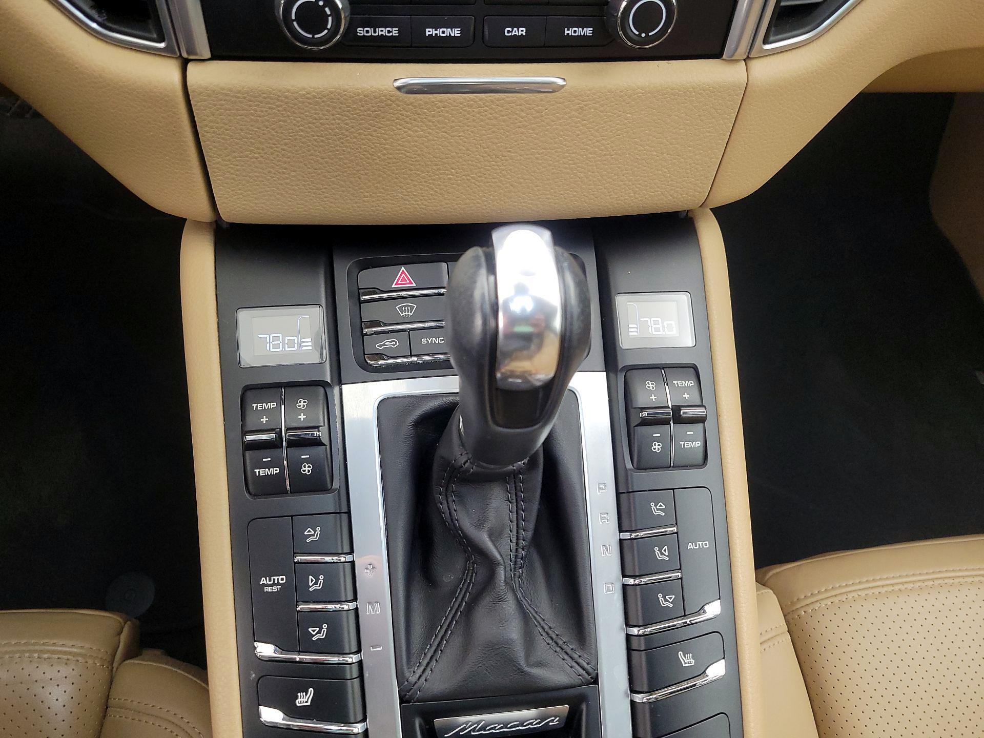 Thumbnail: 2017 Porsche Macan - 16