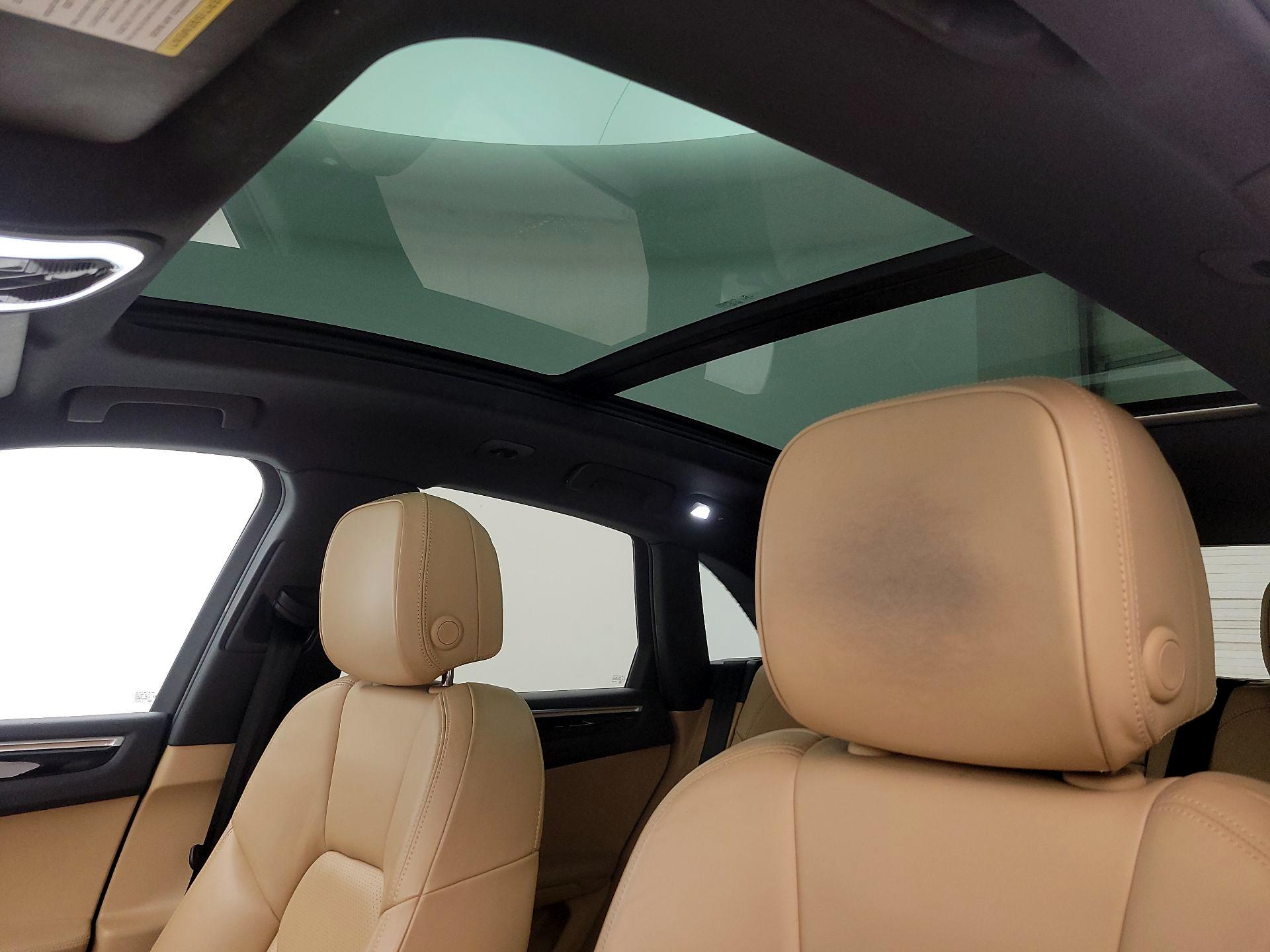 Thumbnail: 2017 Porsche Macan - 18