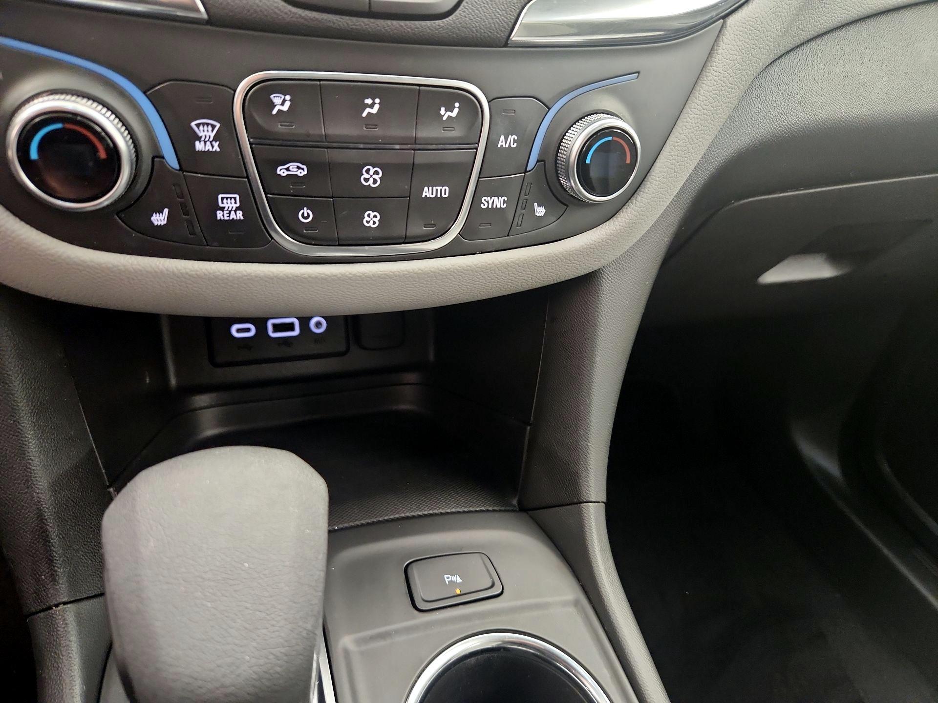 Thumbnail: 2023 Chevrolet Equinox - 16