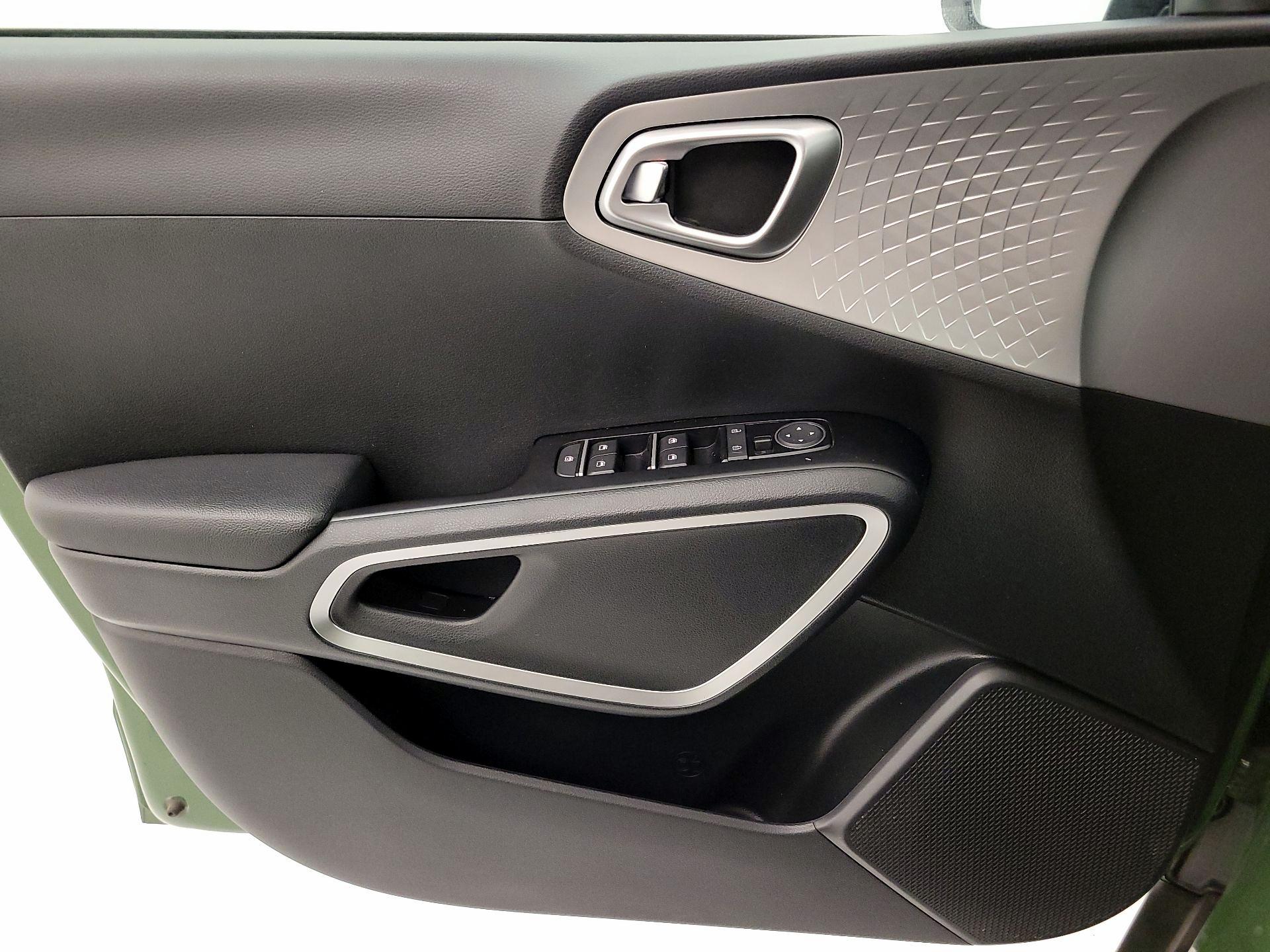 Thumbnail: 2021 Kia Soul - 12