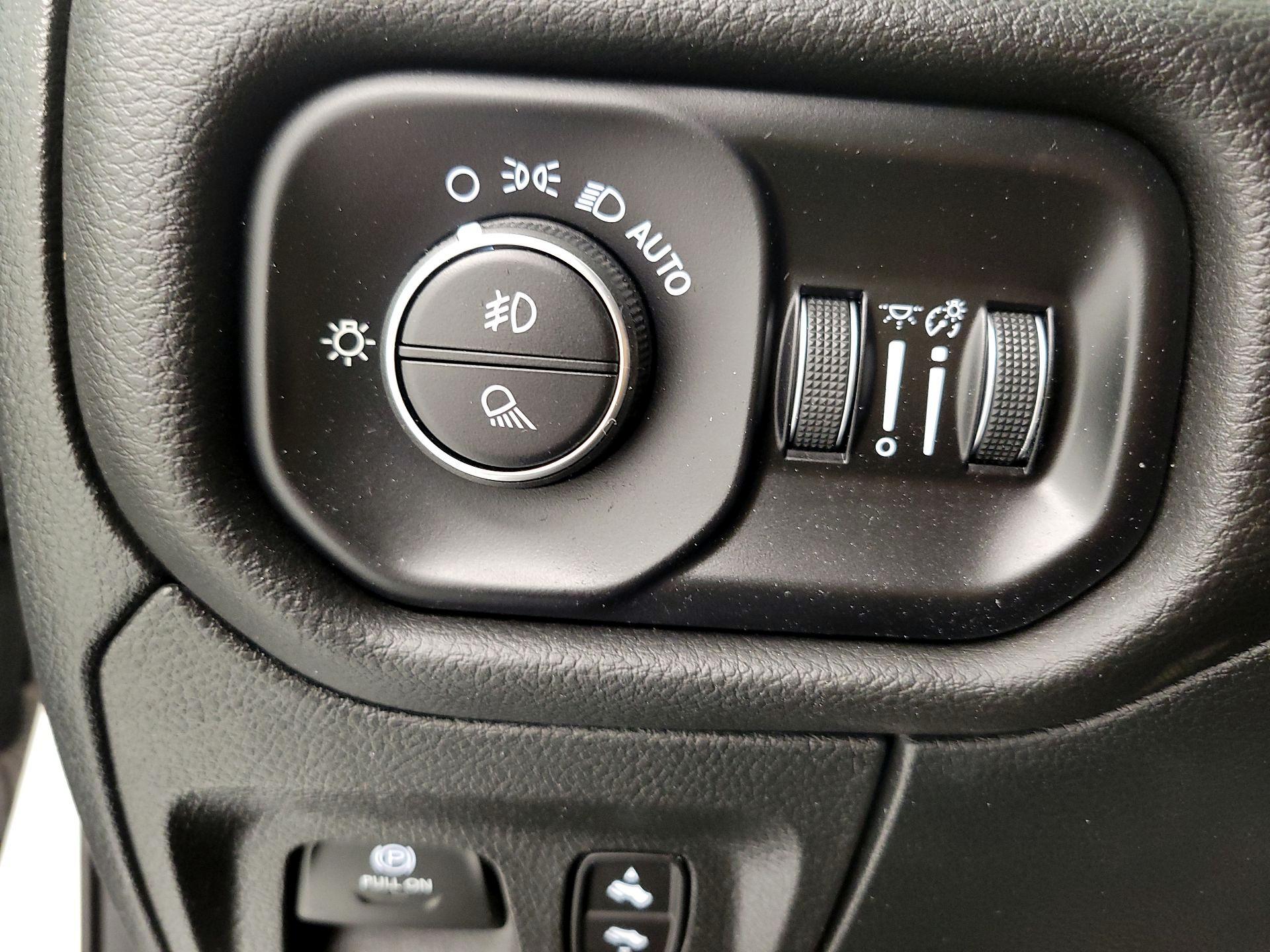 Thumbnail: 2025 RAM 1500 - 13