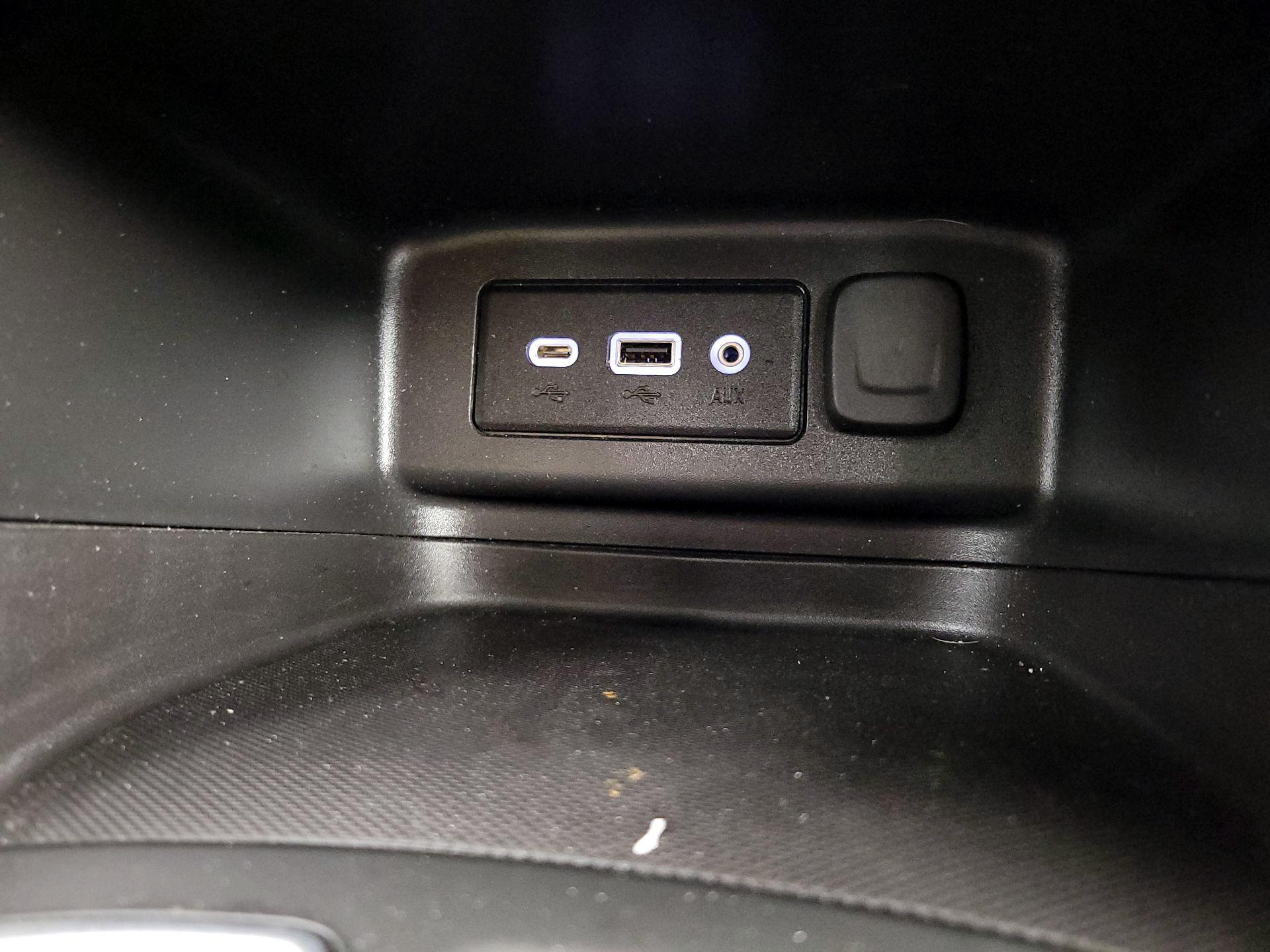 Thumbnail: 2021 Chevrolet Equinox - 18