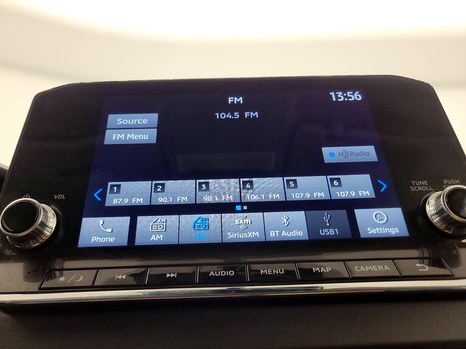 Thumbnail: 2023 Mitsubishi Outlander - 16