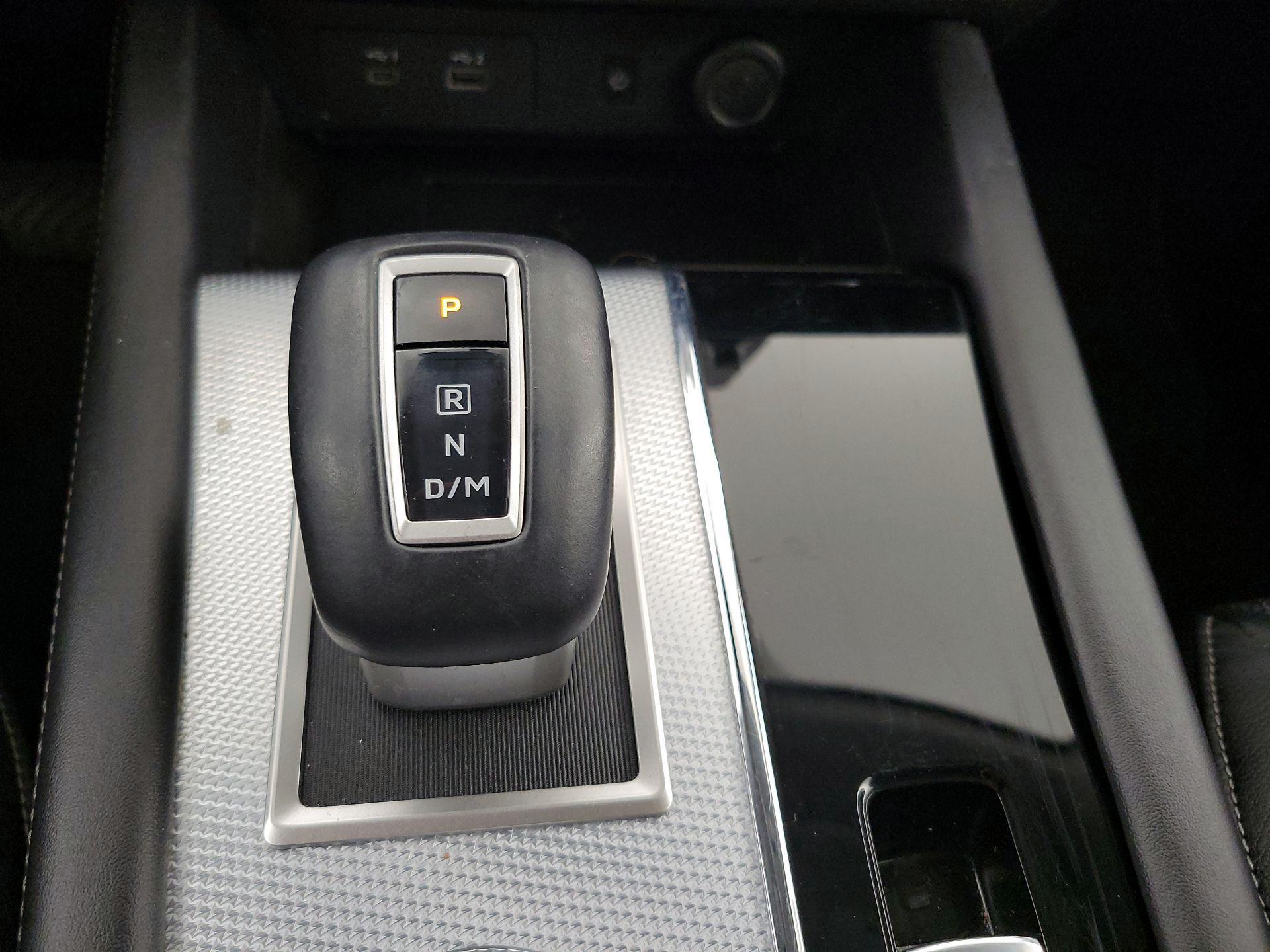 Thumbnail: 2023 Mitsubishi Outlander - 18